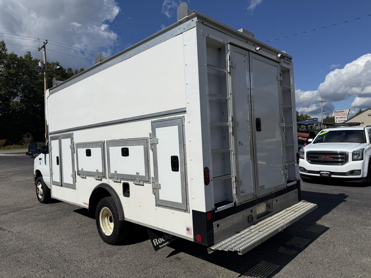 Ford E-Series Cutaway  2024