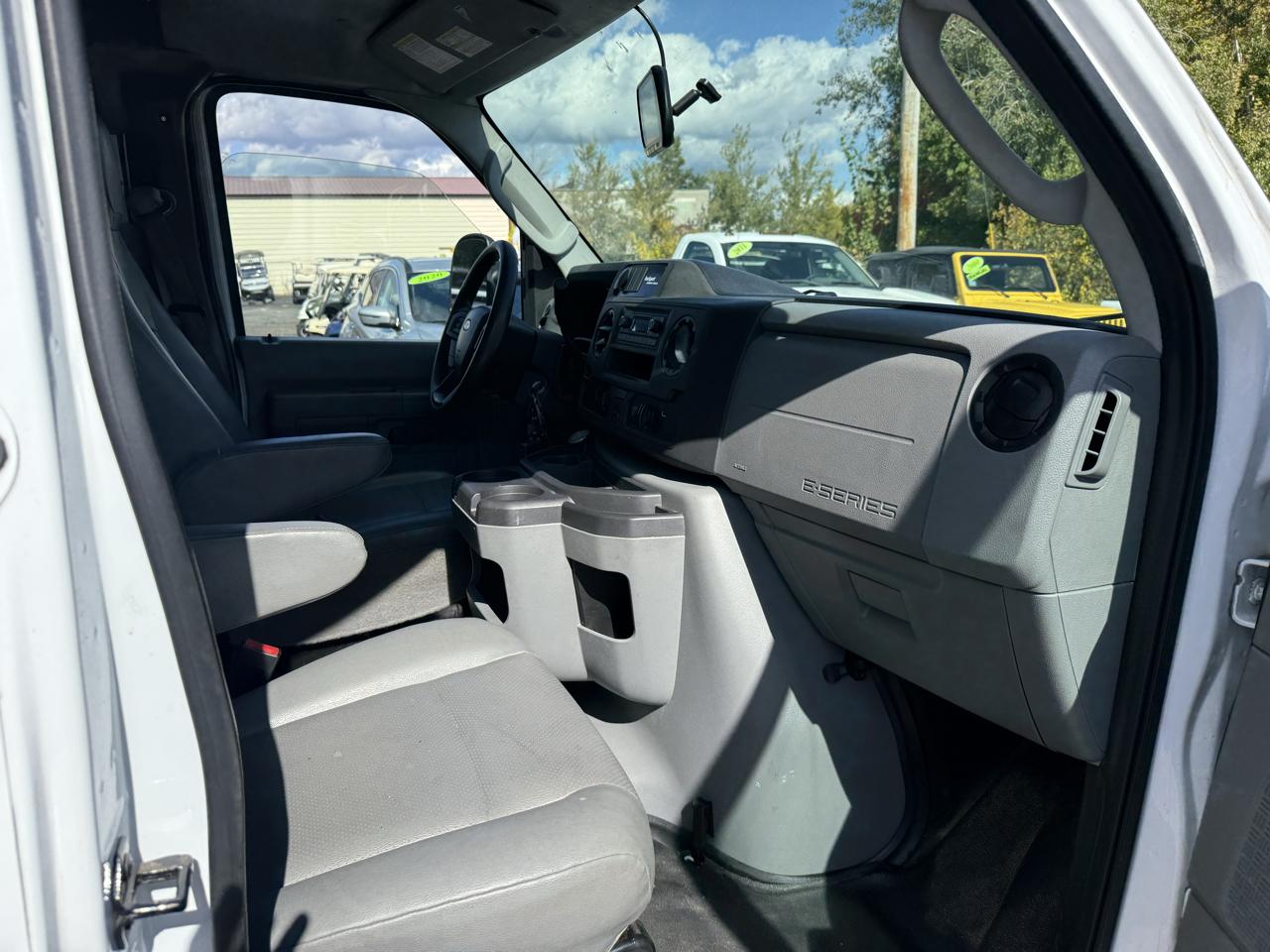 Ford E-Series Cutaway  2024
