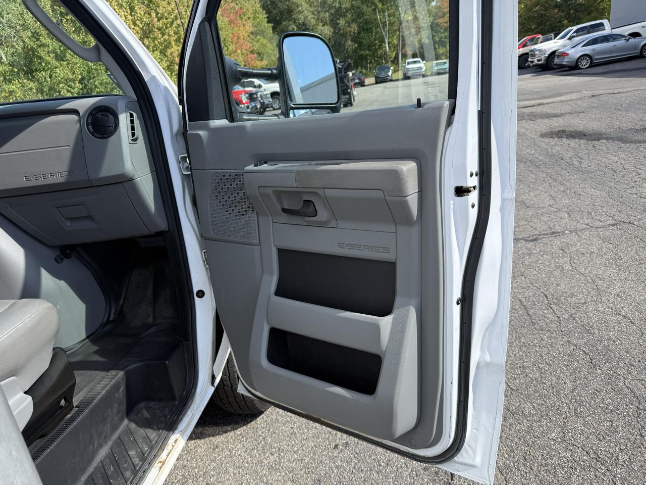 Ford E-Series Cutaway  2024