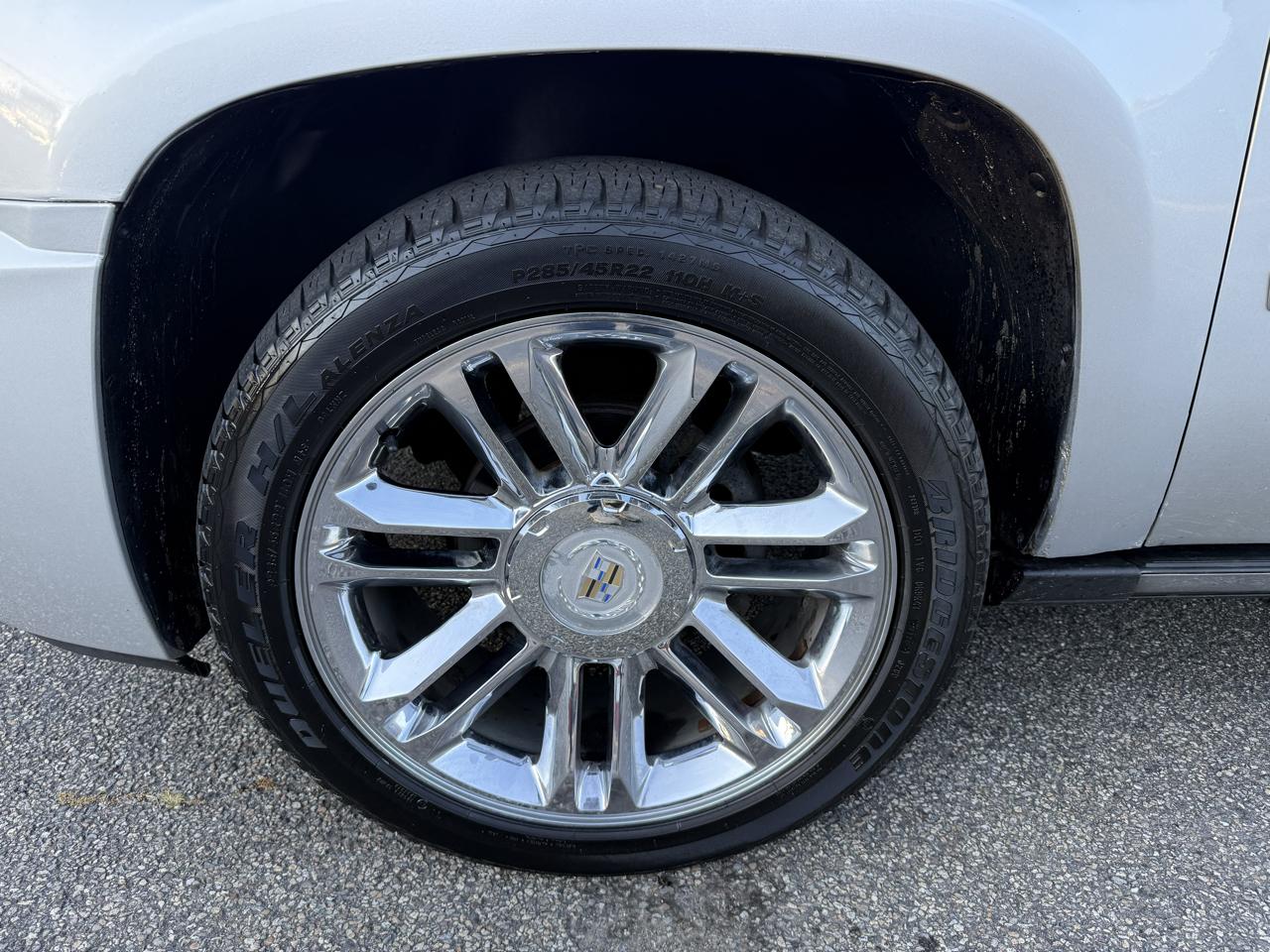 Cadillac Escalade  2010