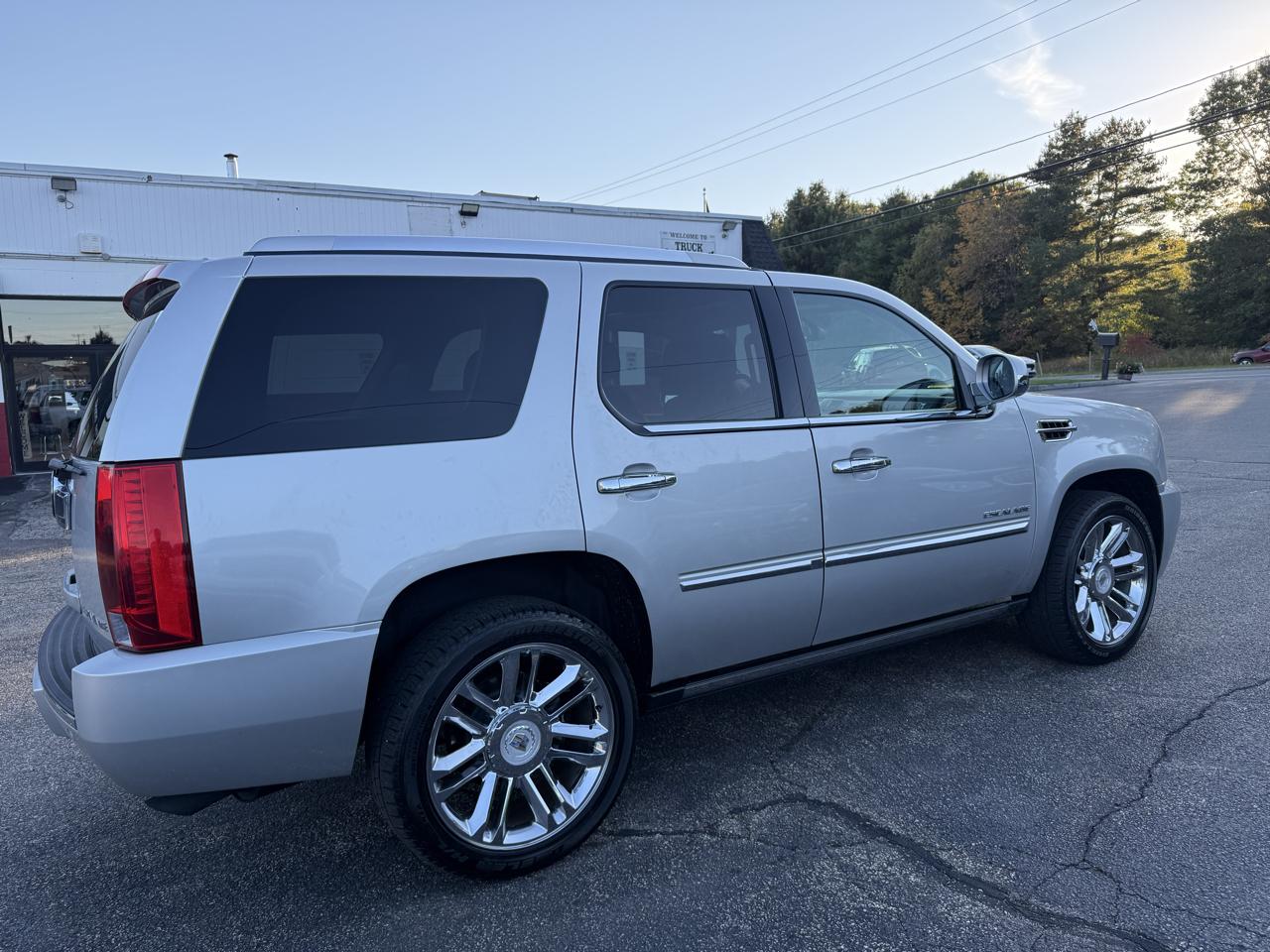Cadillac Escalade  2010