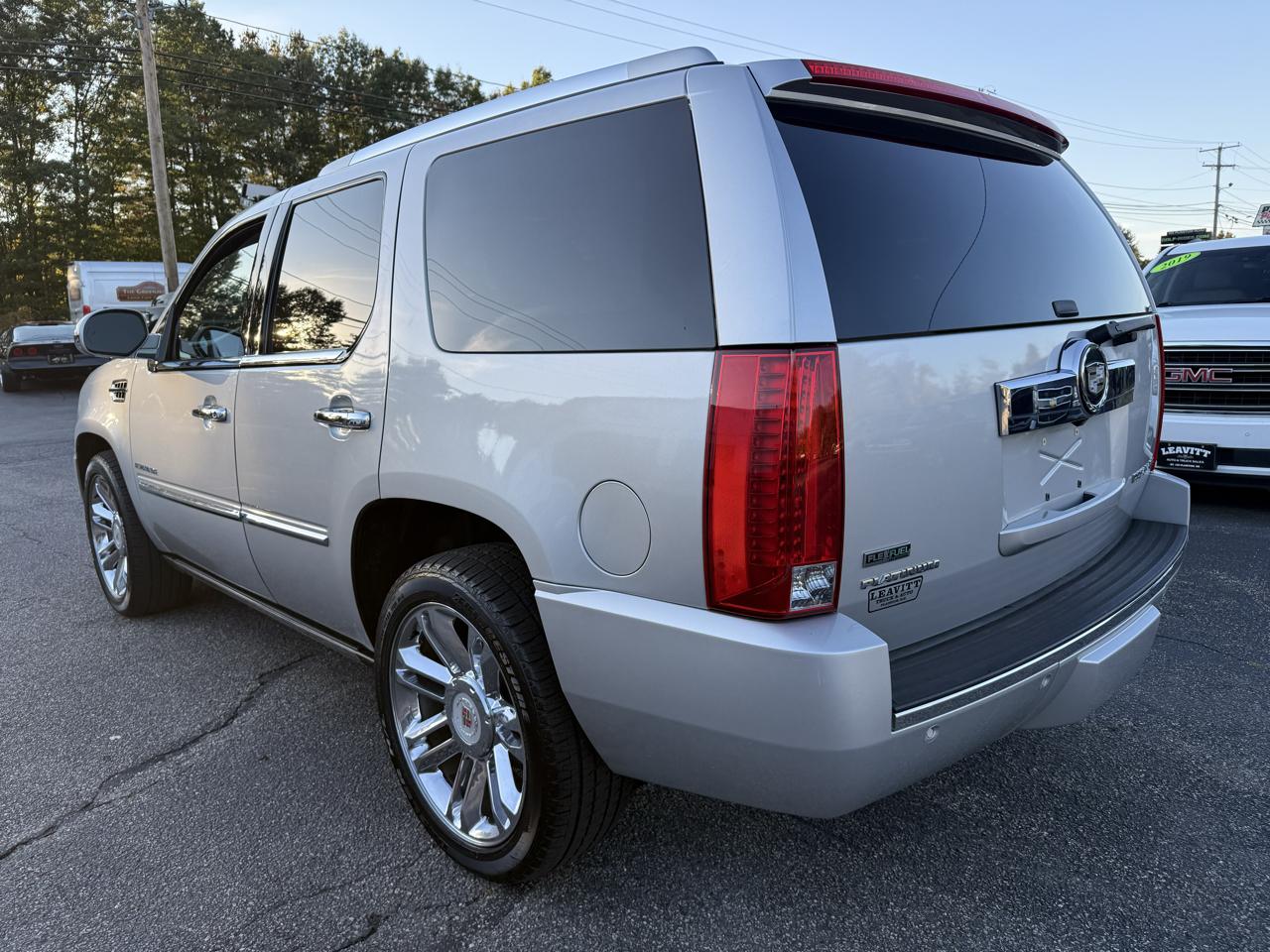 Cadillac Escalade  2010