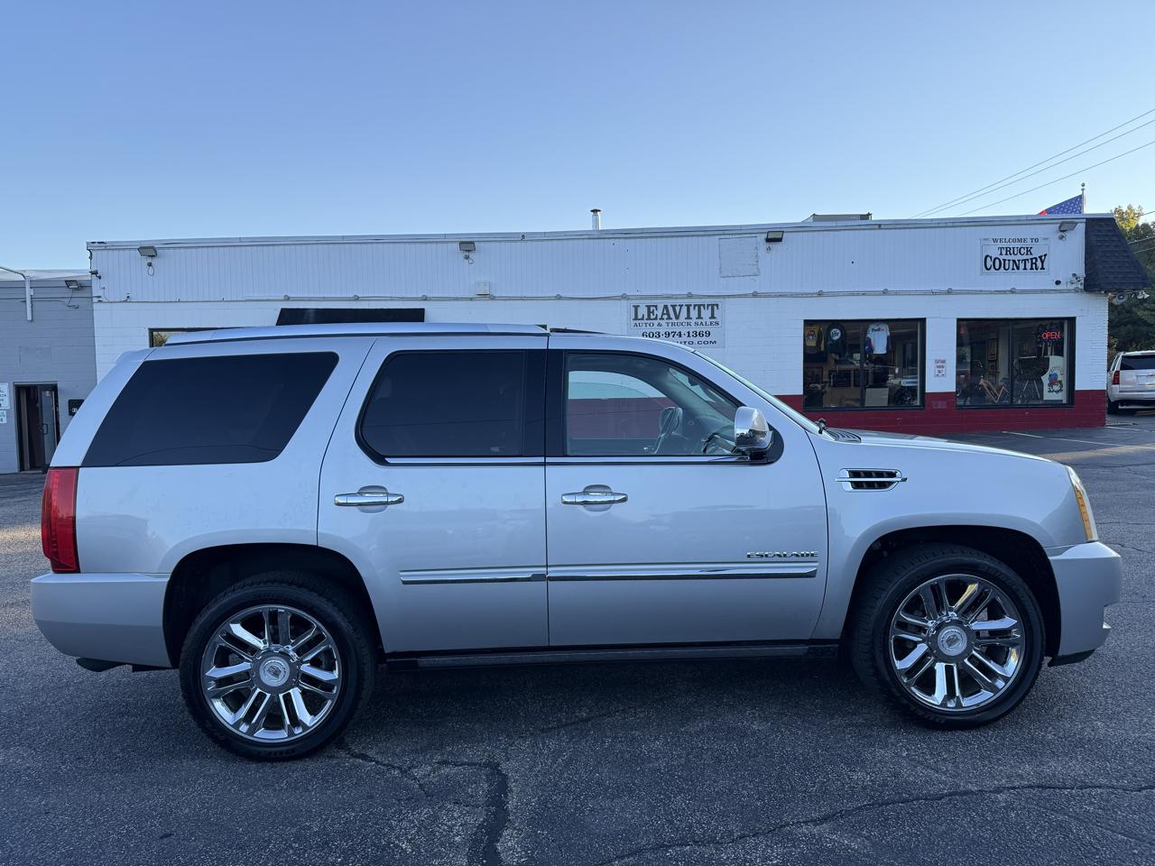 Cadillac Escalade  2010
