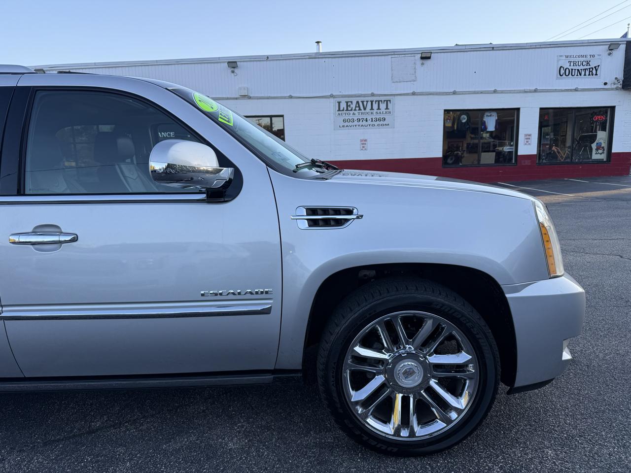 Cadillac Escalade  2010