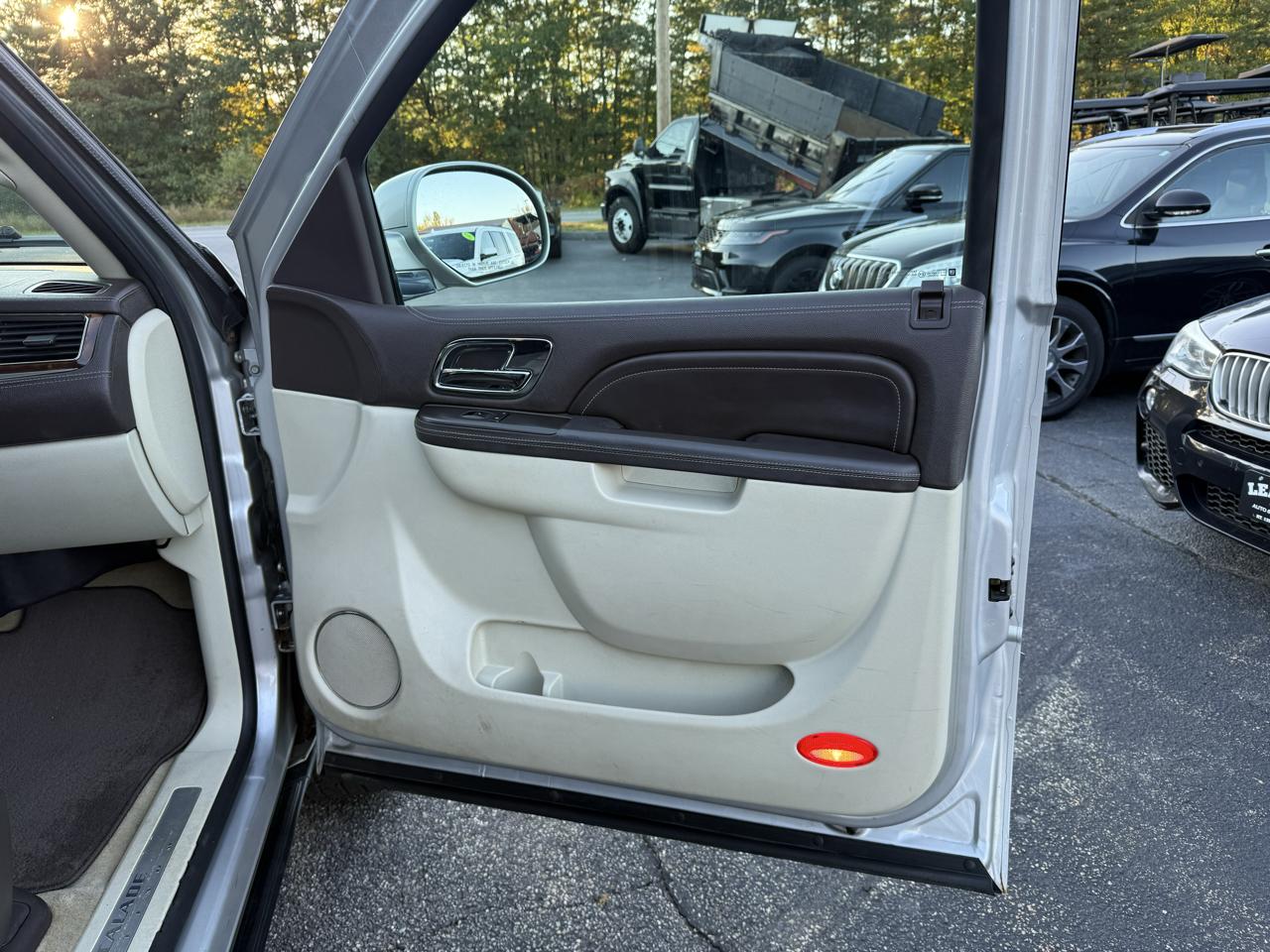 Cadillac Escalade  2010