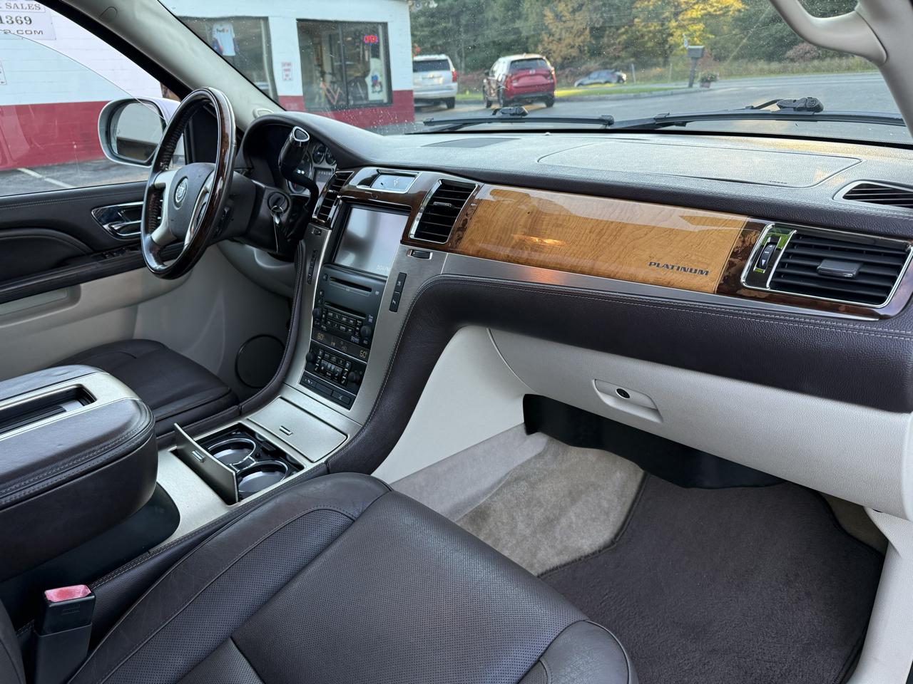 Cadillac Escalade  2010