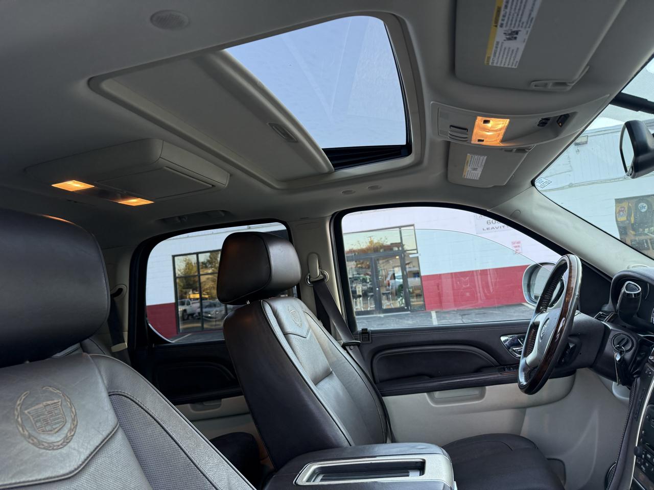 Cadillac Escalade  2010