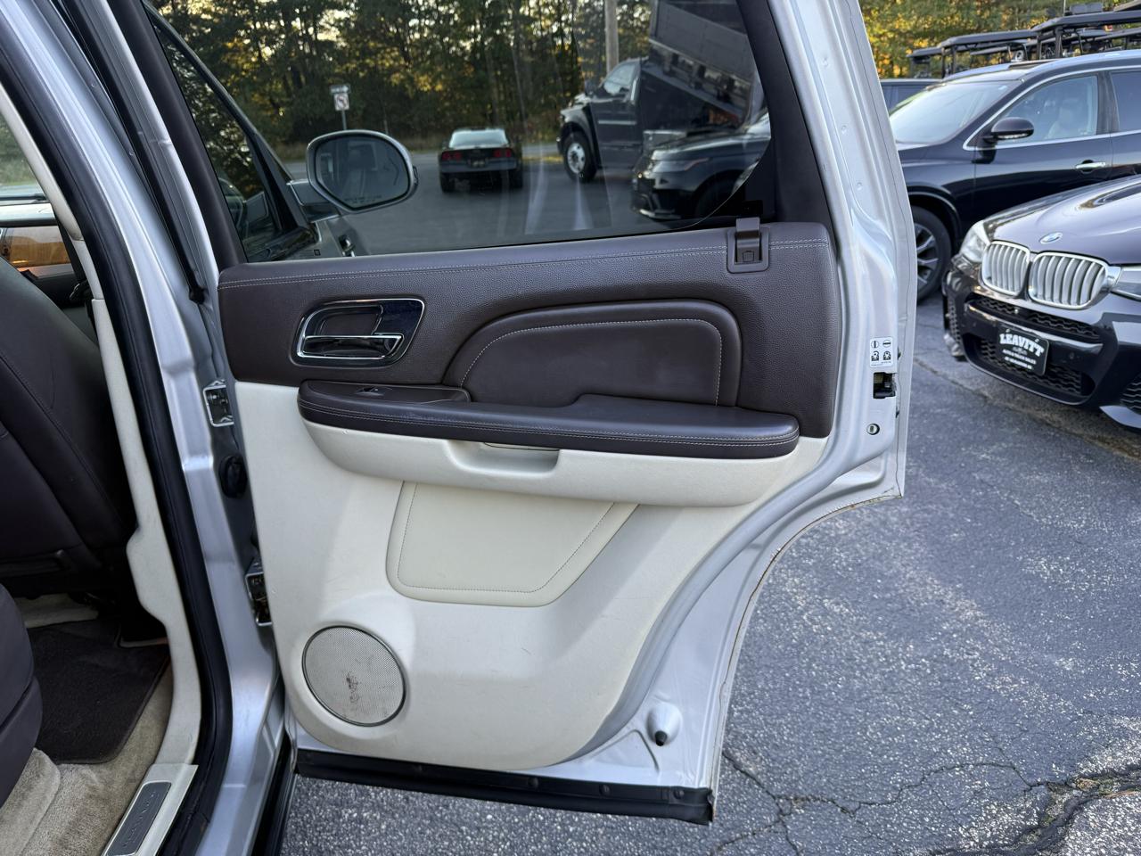 Cadillac Escalade  2010