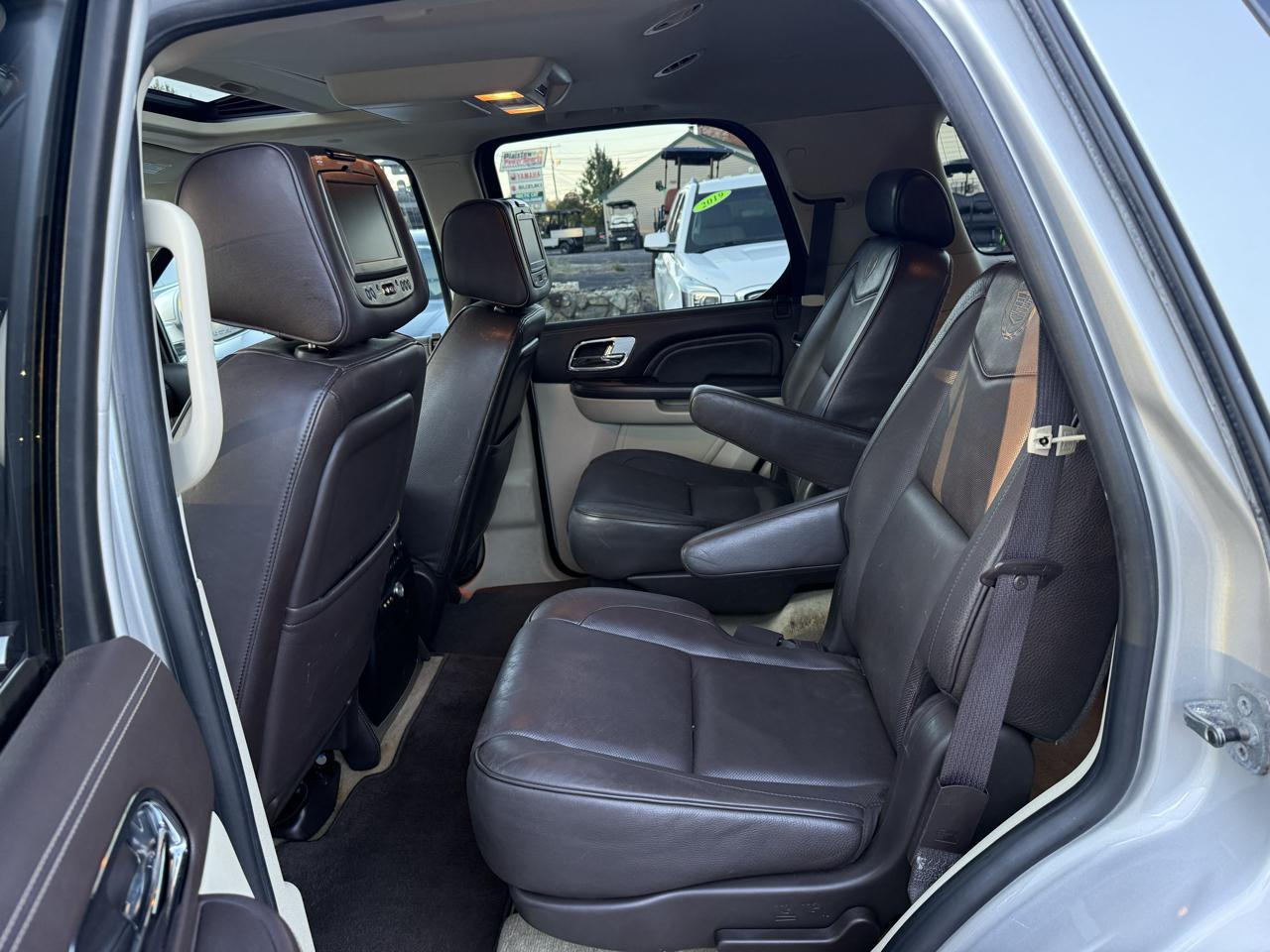 Cadillac Escalade  2010