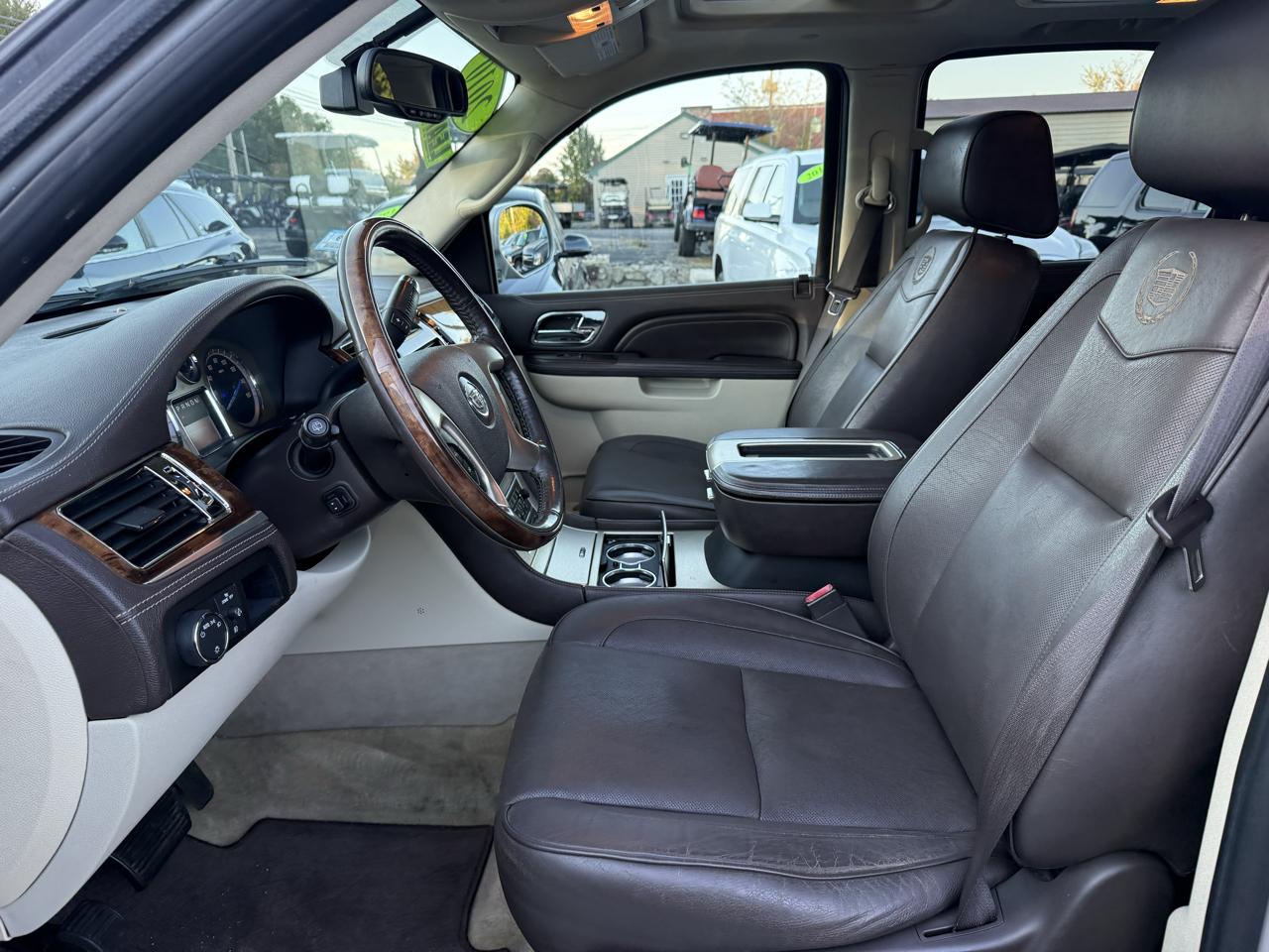 Cadillac Escalade  2010
