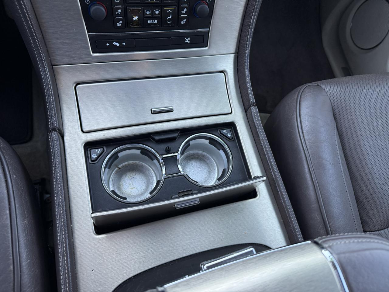 Cadillac Escalade  2010