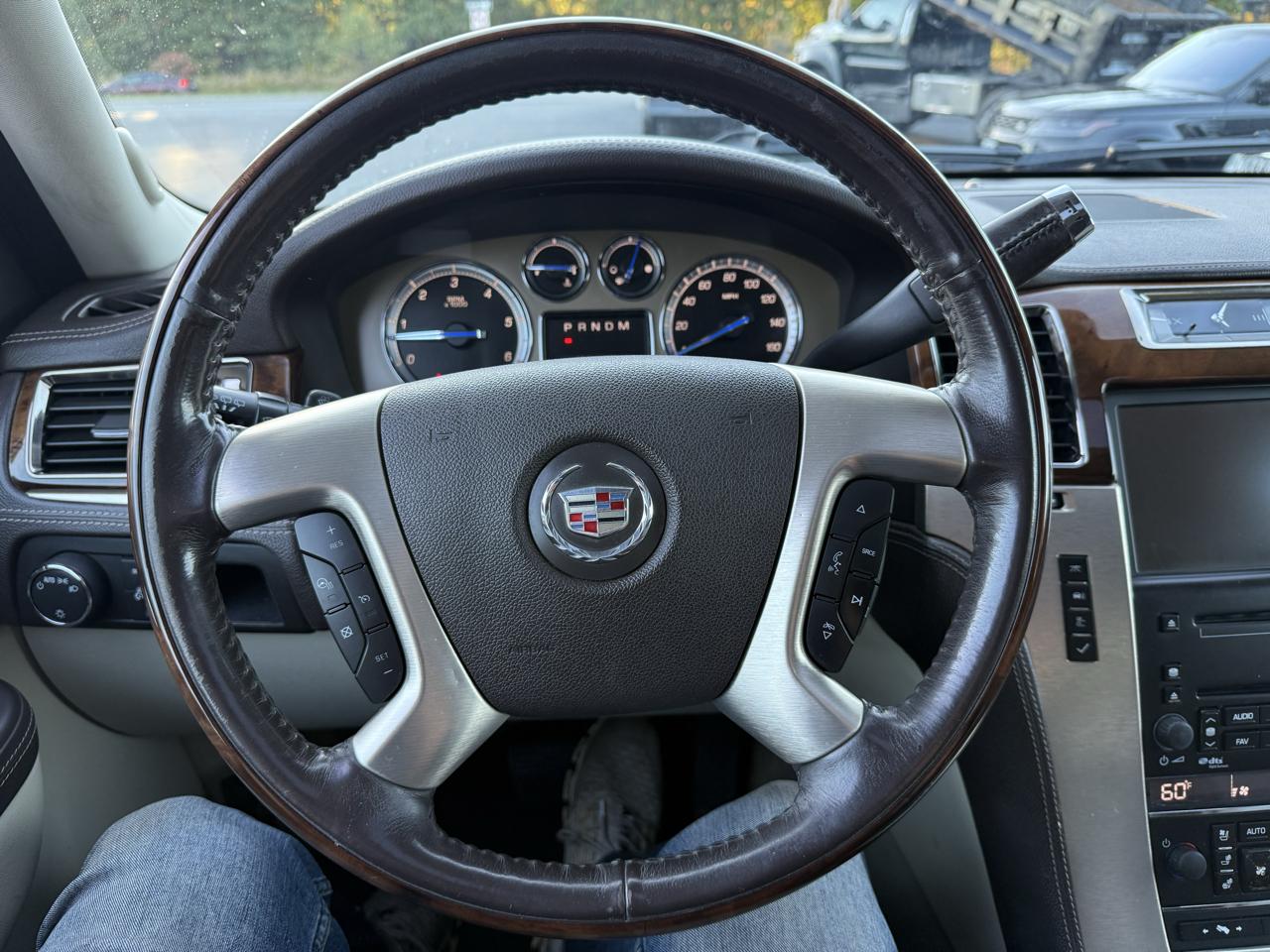 Cadillac Escalade  2010