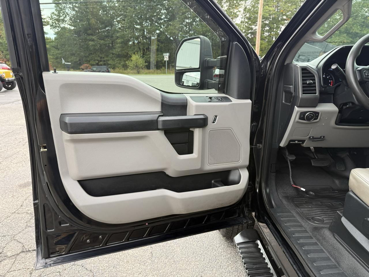Ford Super Duty F-350 SRW  2017