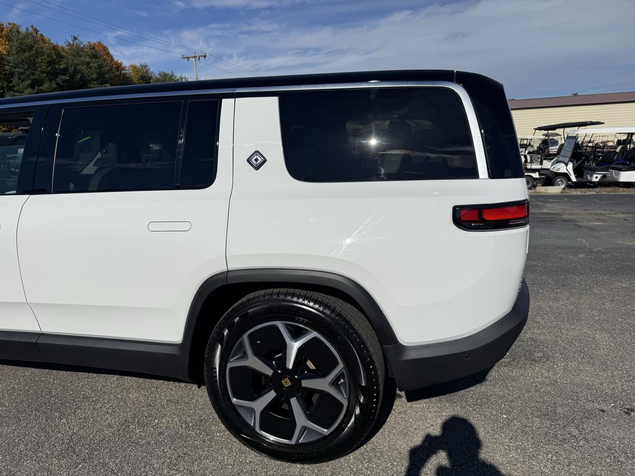 Rivian R1S Adventure Quad-Motor Large Pack 2023