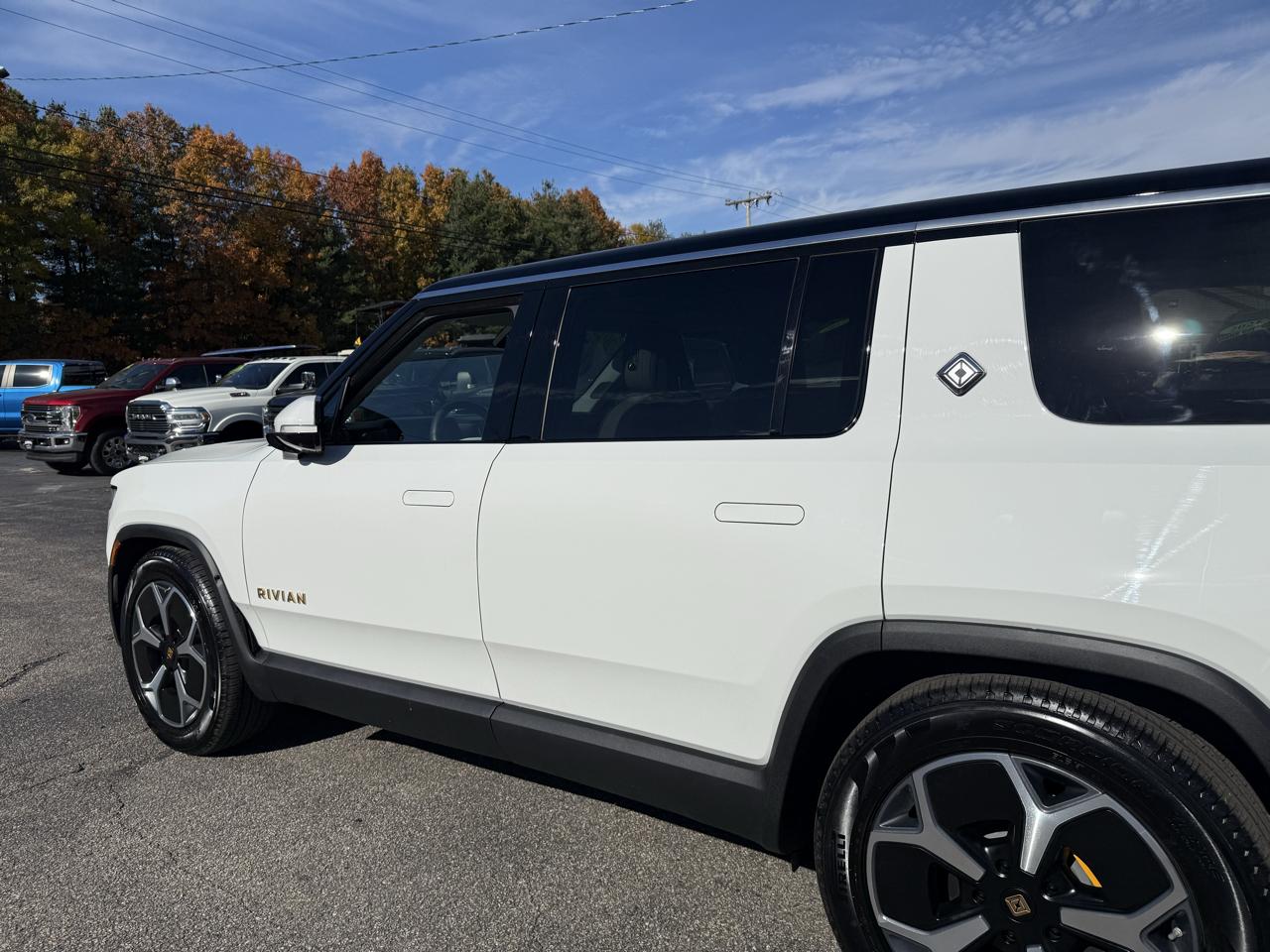 Rivian R1S Adventure Quad-Motor Large Pack 2023