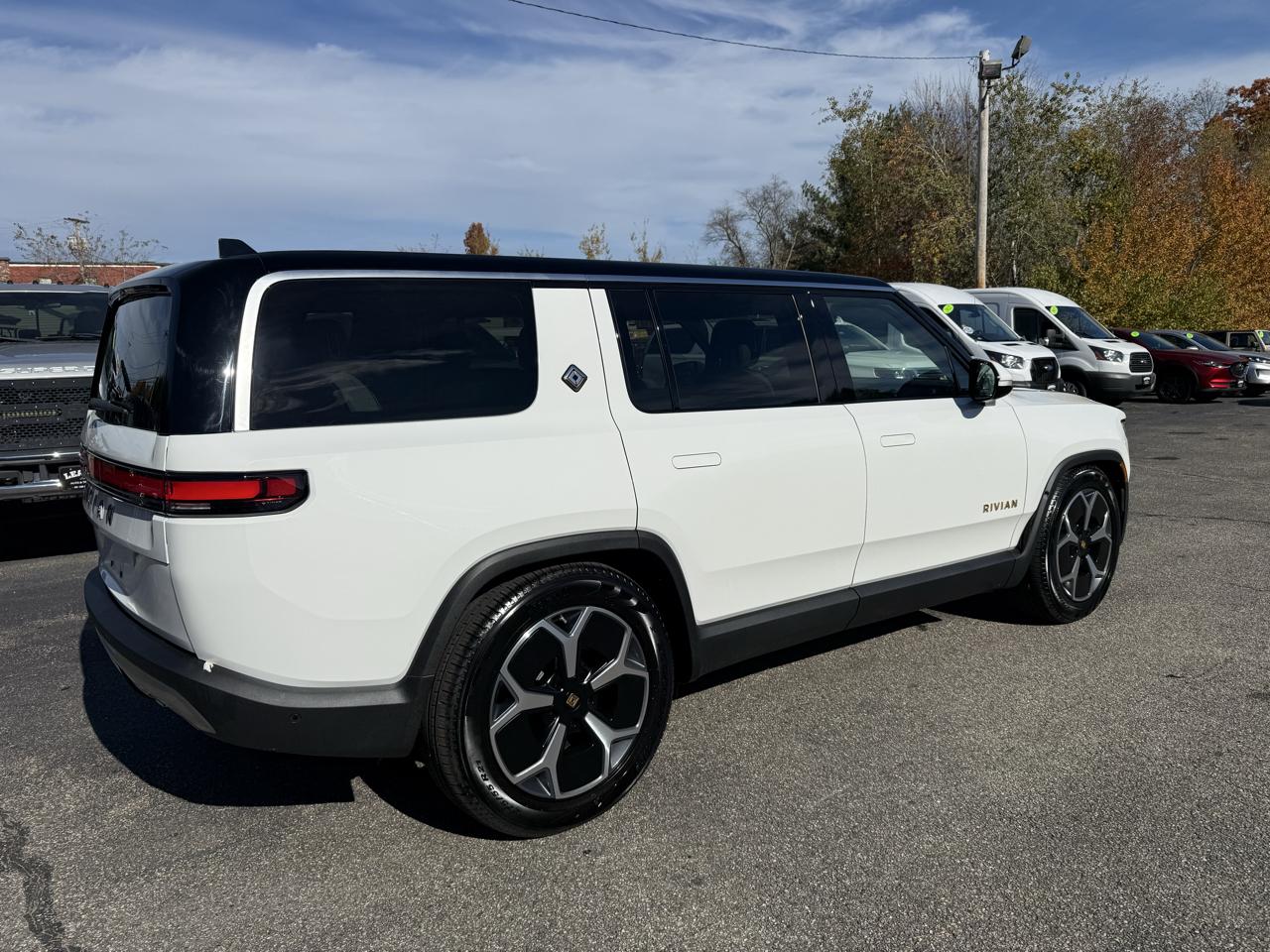 Rivian R1S Adventure Quad-Motor Large Pack 2023