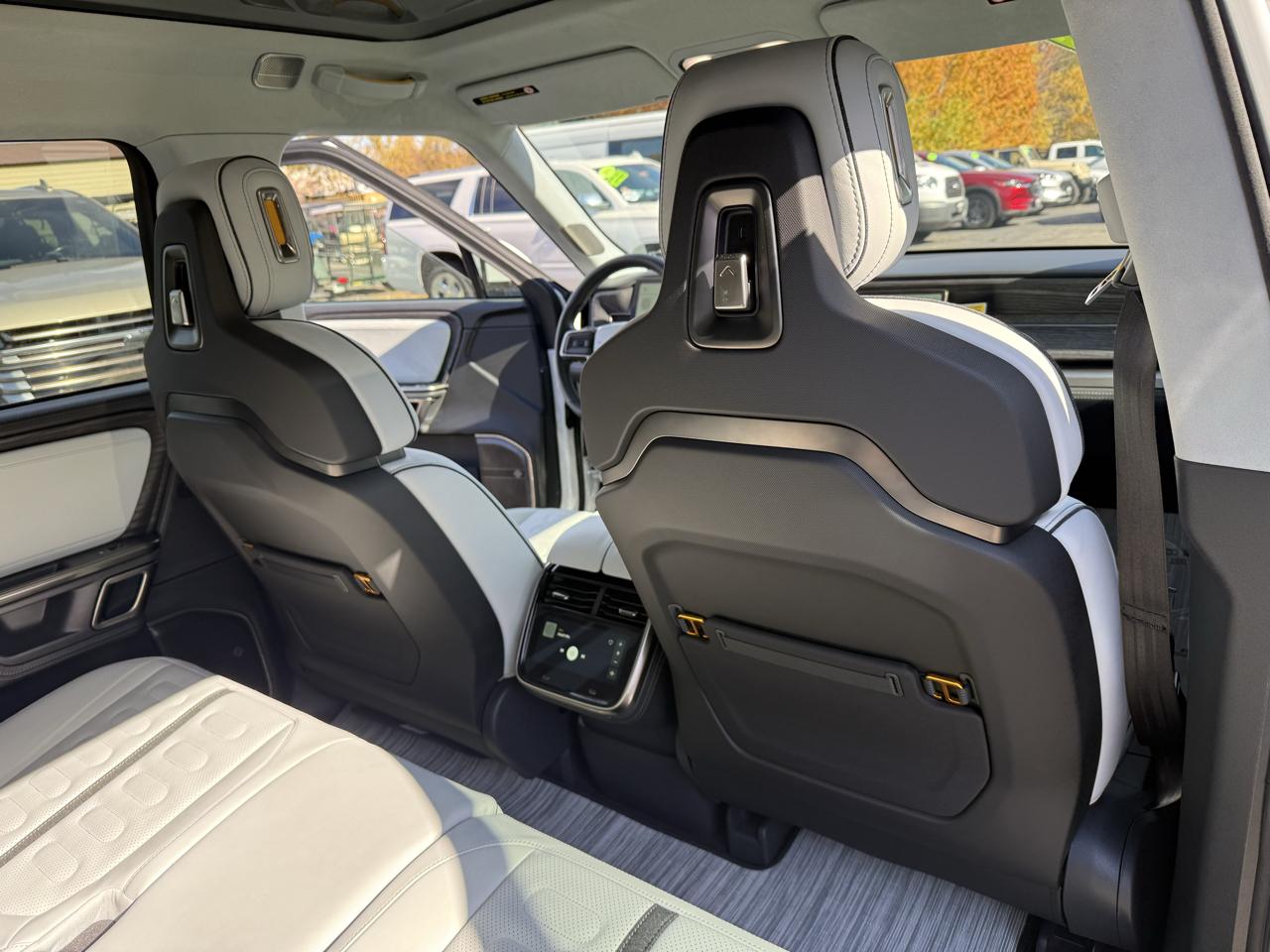Rivian R1S Adventure Quad-Motor Large Pack 2023