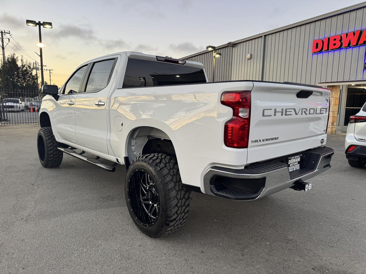 Chevrolet Silverado 1500 2WD Crew Cab 147" LT 2021