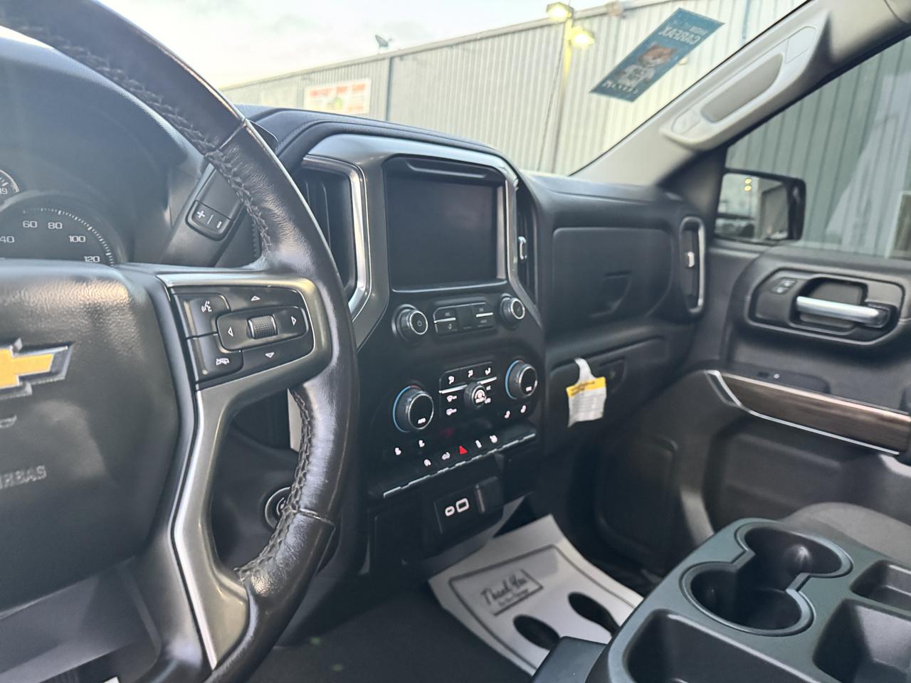 Chevrolet Silverado 1500 2WD Crew Cab 147" LT 2021