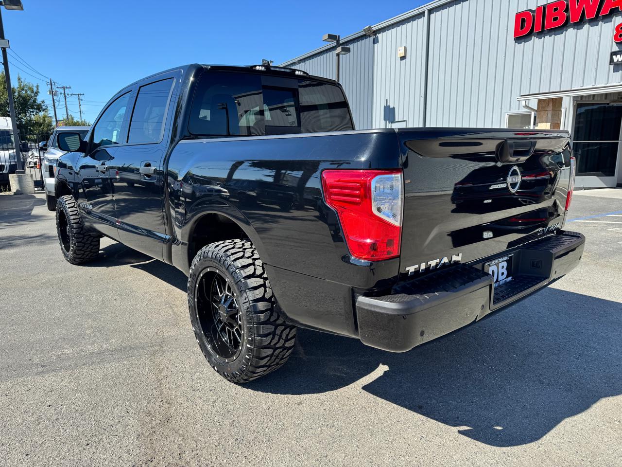 Nissan Titan 4x4 Crew Cab SV 2023