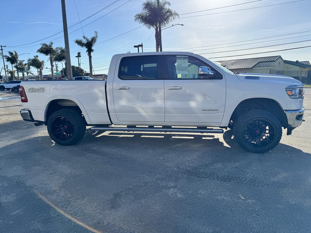 RAM 1500 Laramie 4x4 Crew Cab 6'4" Box 2022