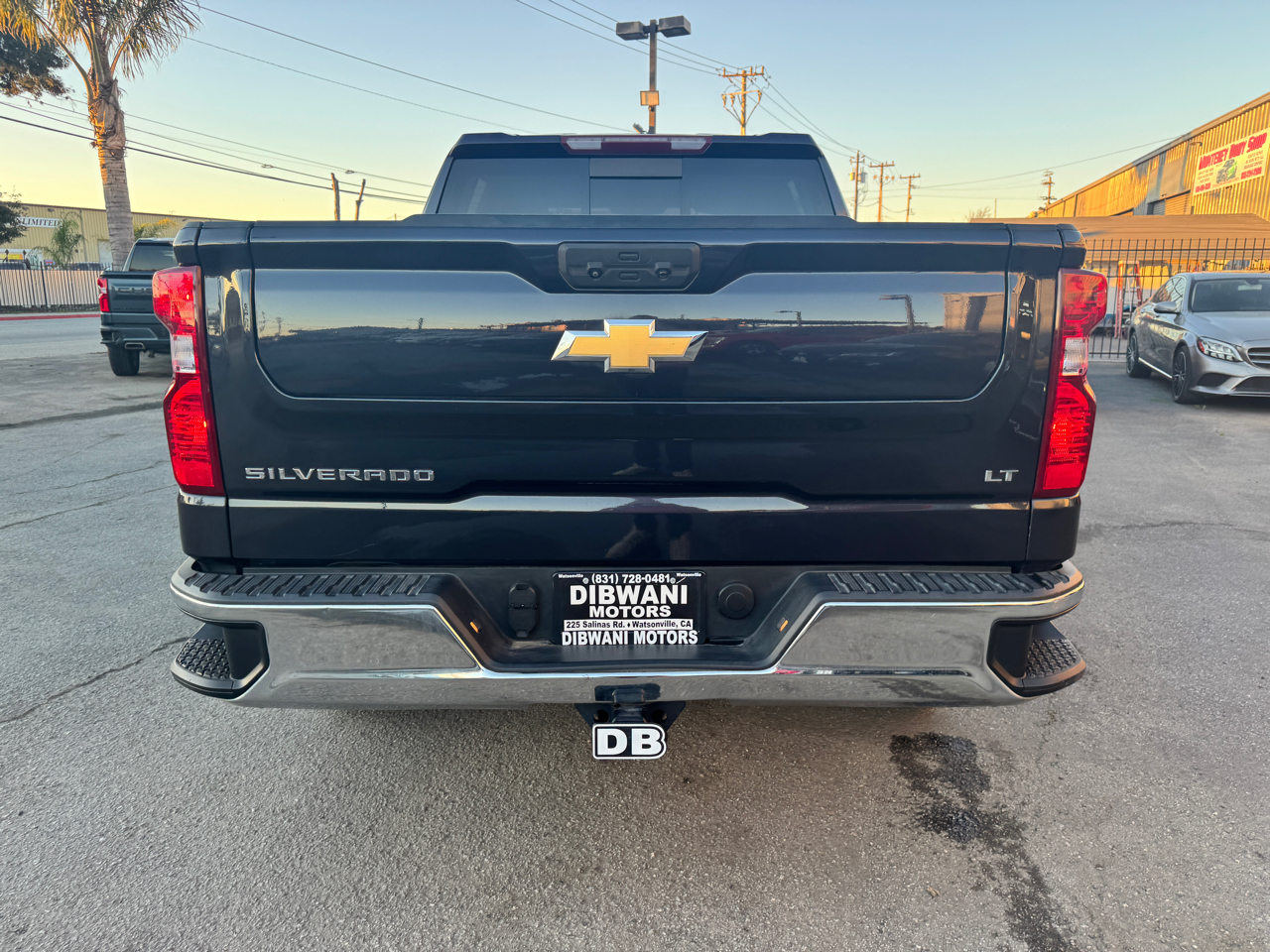 Chevrolet Silverado 1500 2WD Crew Cab 147" LT 2024