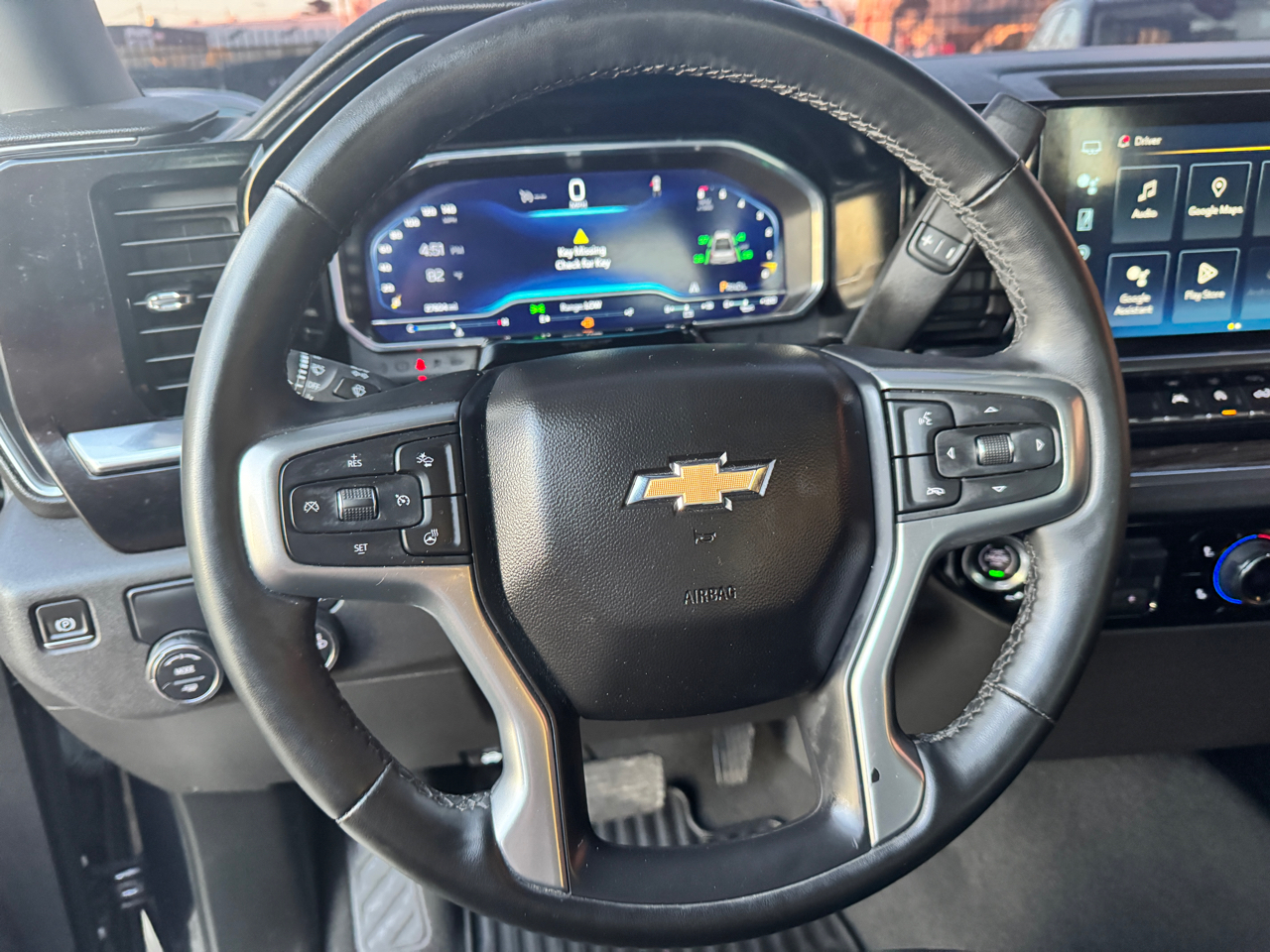 Chevrolet Silverado 1500 2WD Crew Cab 147" LT 2024