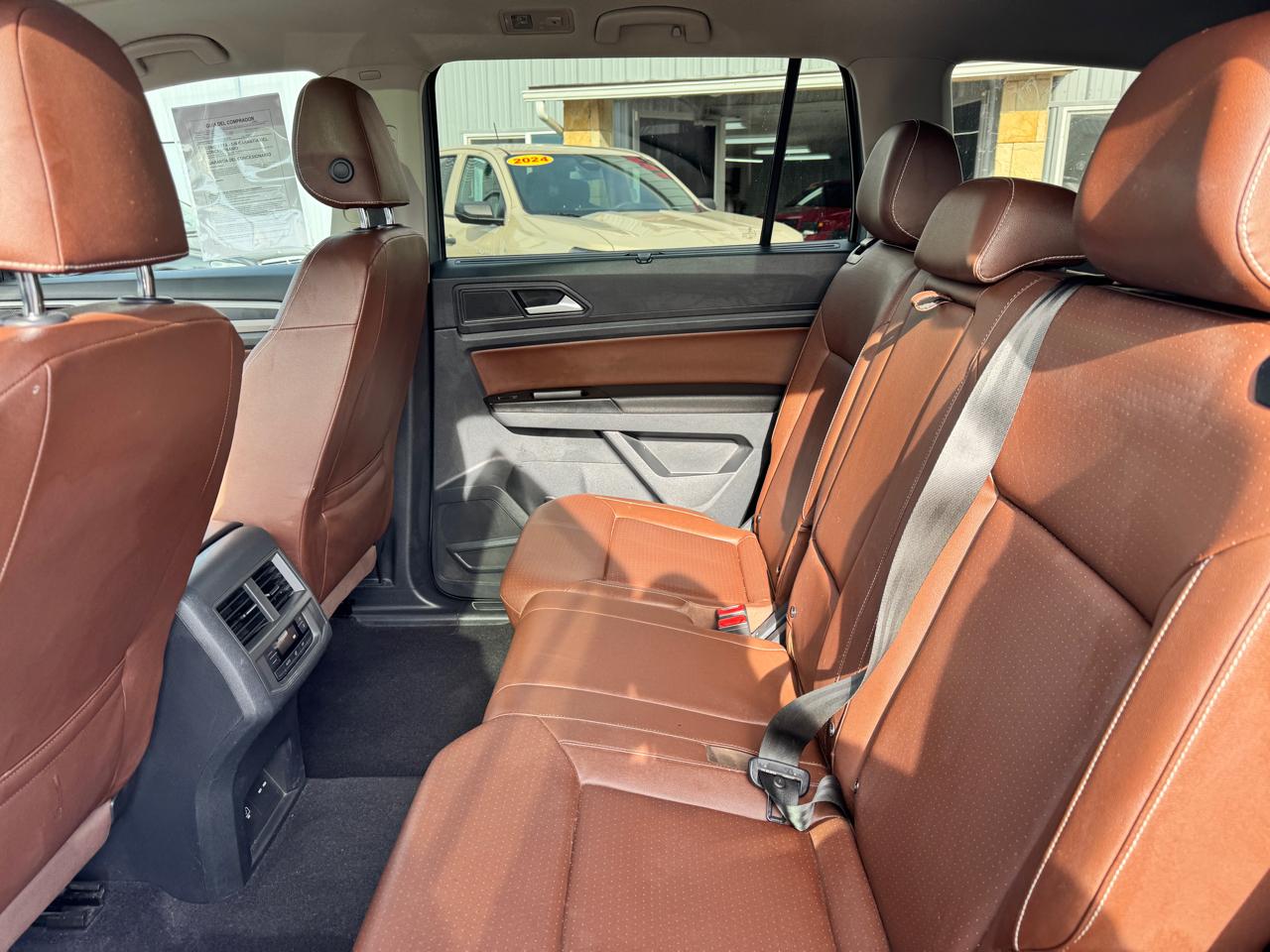 Volkswagen Atlas 2021.5 3.6L V6 SE w/Technology R-Line FWD 2021