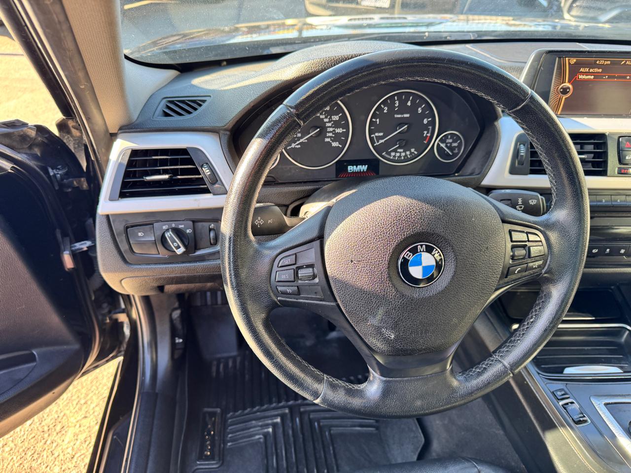 BMW 3 Series 4dr Sdn 320i xDrive AWD 2013