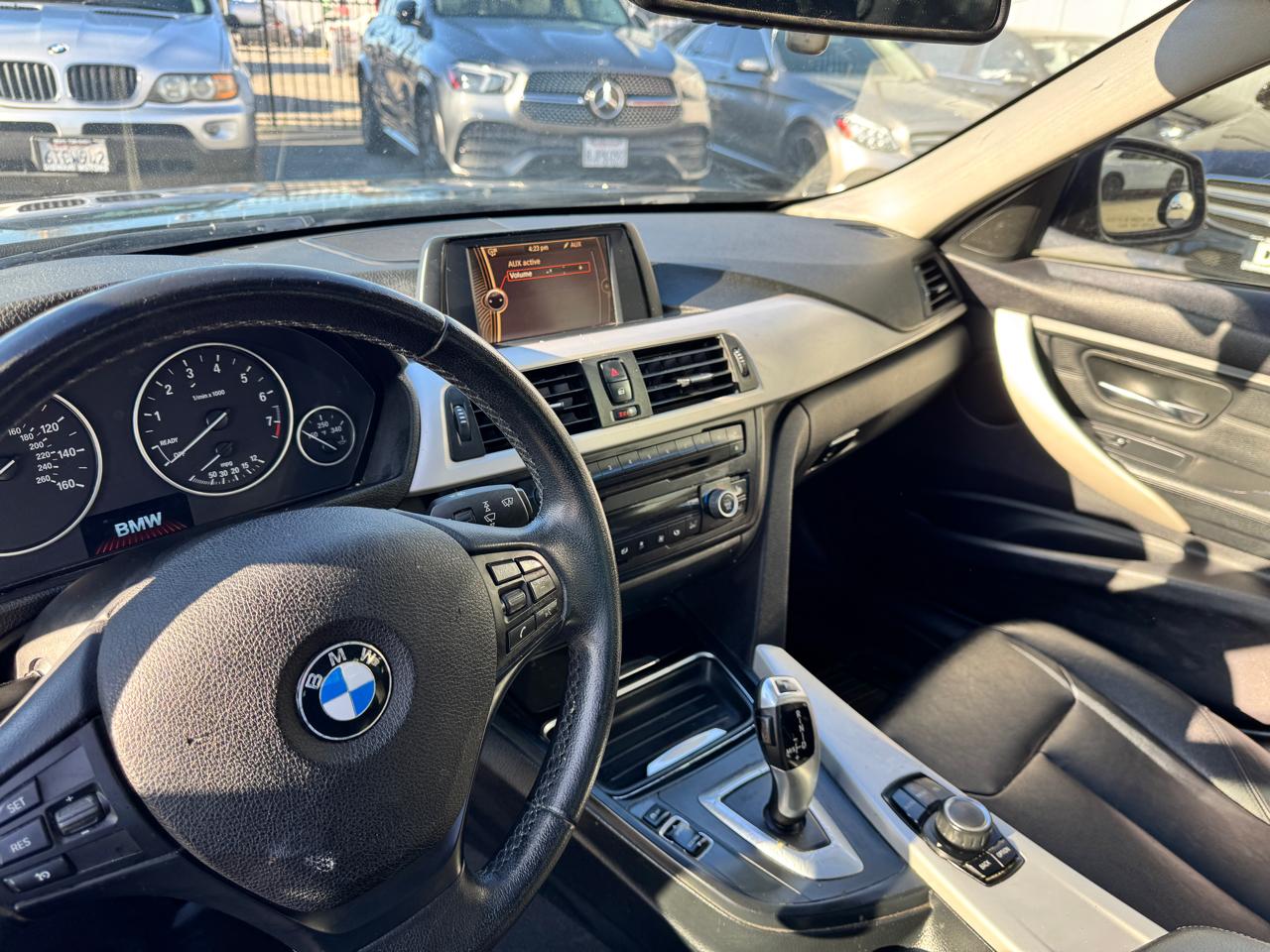 BMW 3 Series 4dr Sdn 320i xDrive AWD 2013