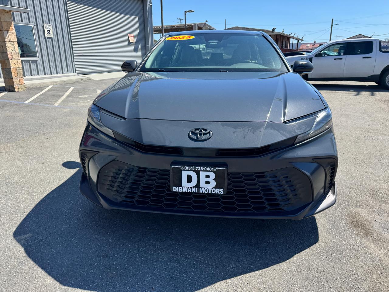 Toyota Camry XLE (Natl) 2025