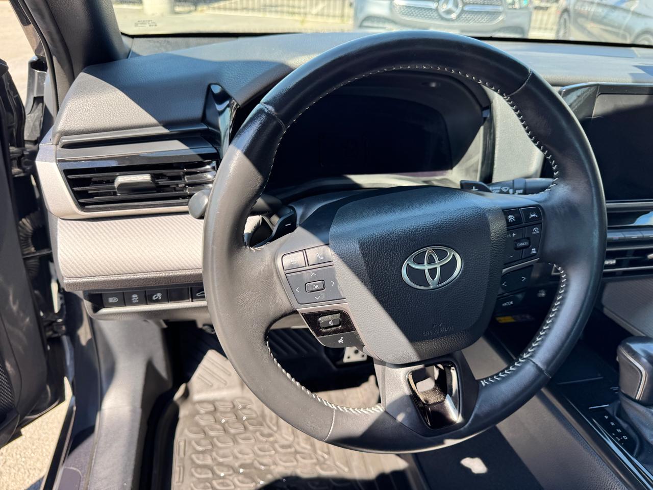 Toyota Camry XLE (Natl) 2025