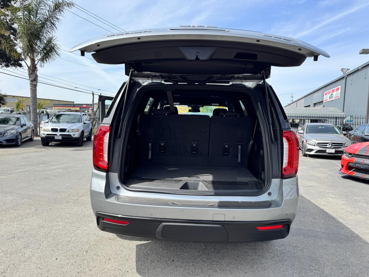 GMC Yukon 2WD 4dr SLE 2024