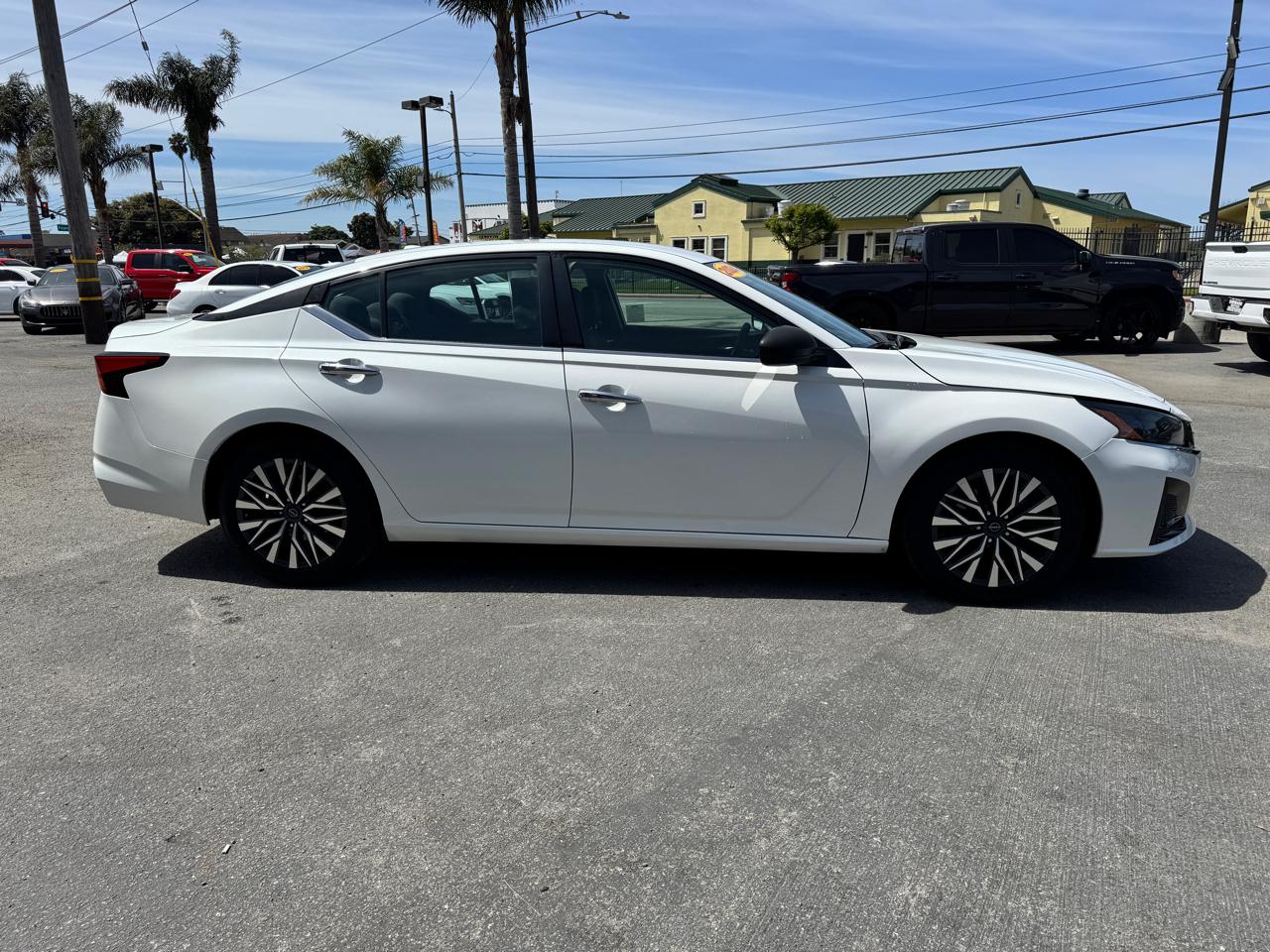 Nissan Altima 2.5 SV Sedan 2024