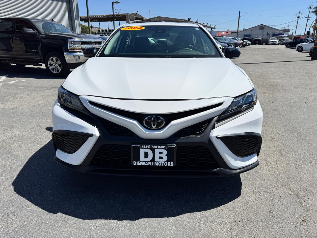 Toyota Camry SE Auto (Natl) 2024