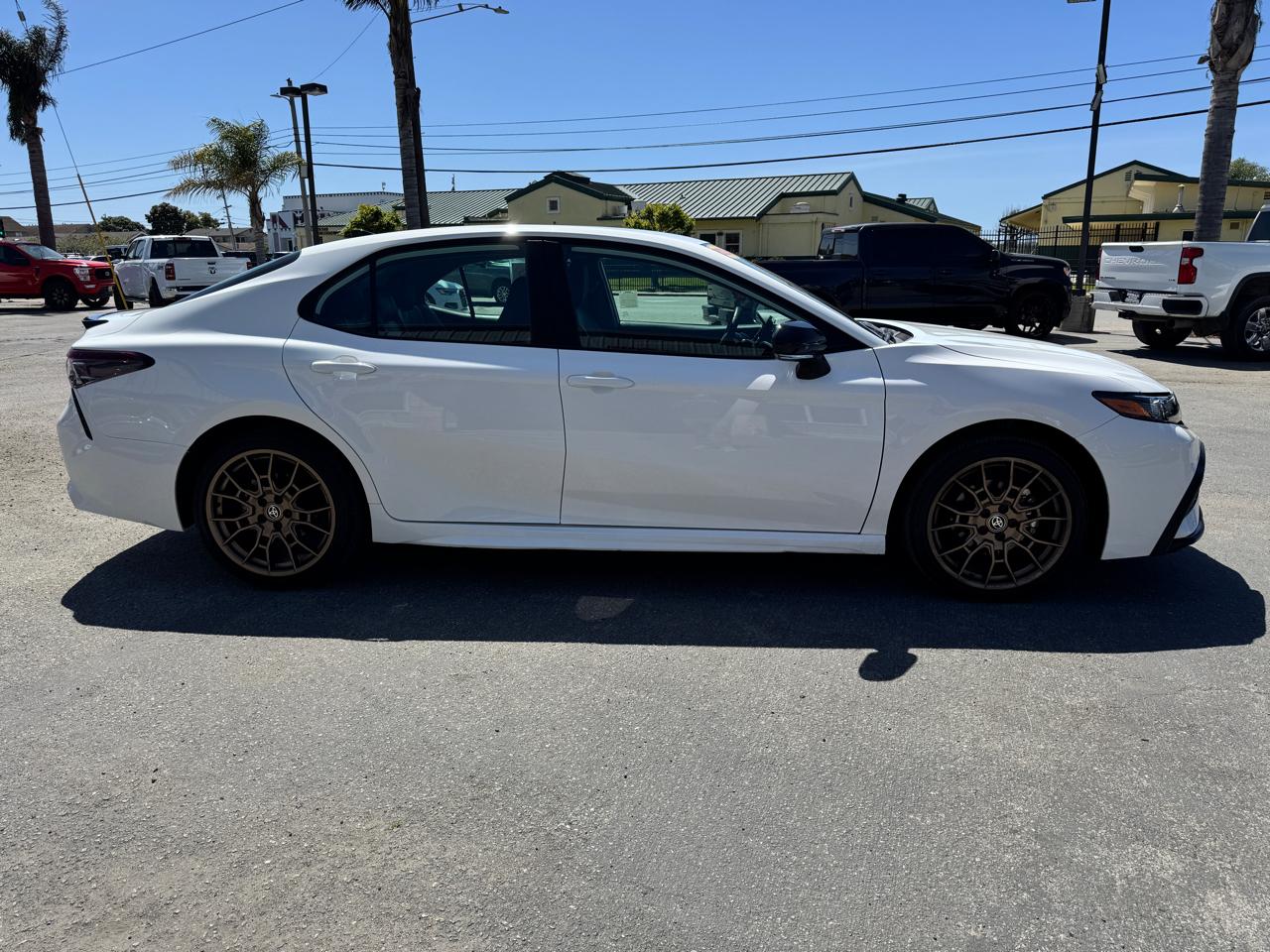 Toyota Camry SE Auto (Natl) 2024