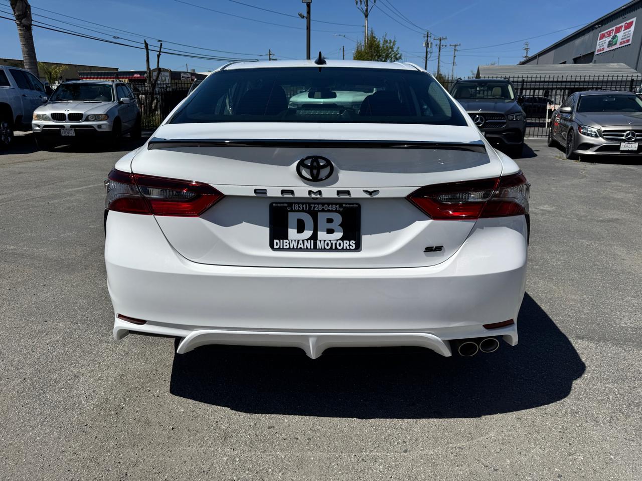 Toyota Camry SE Auto (Natl) 2024