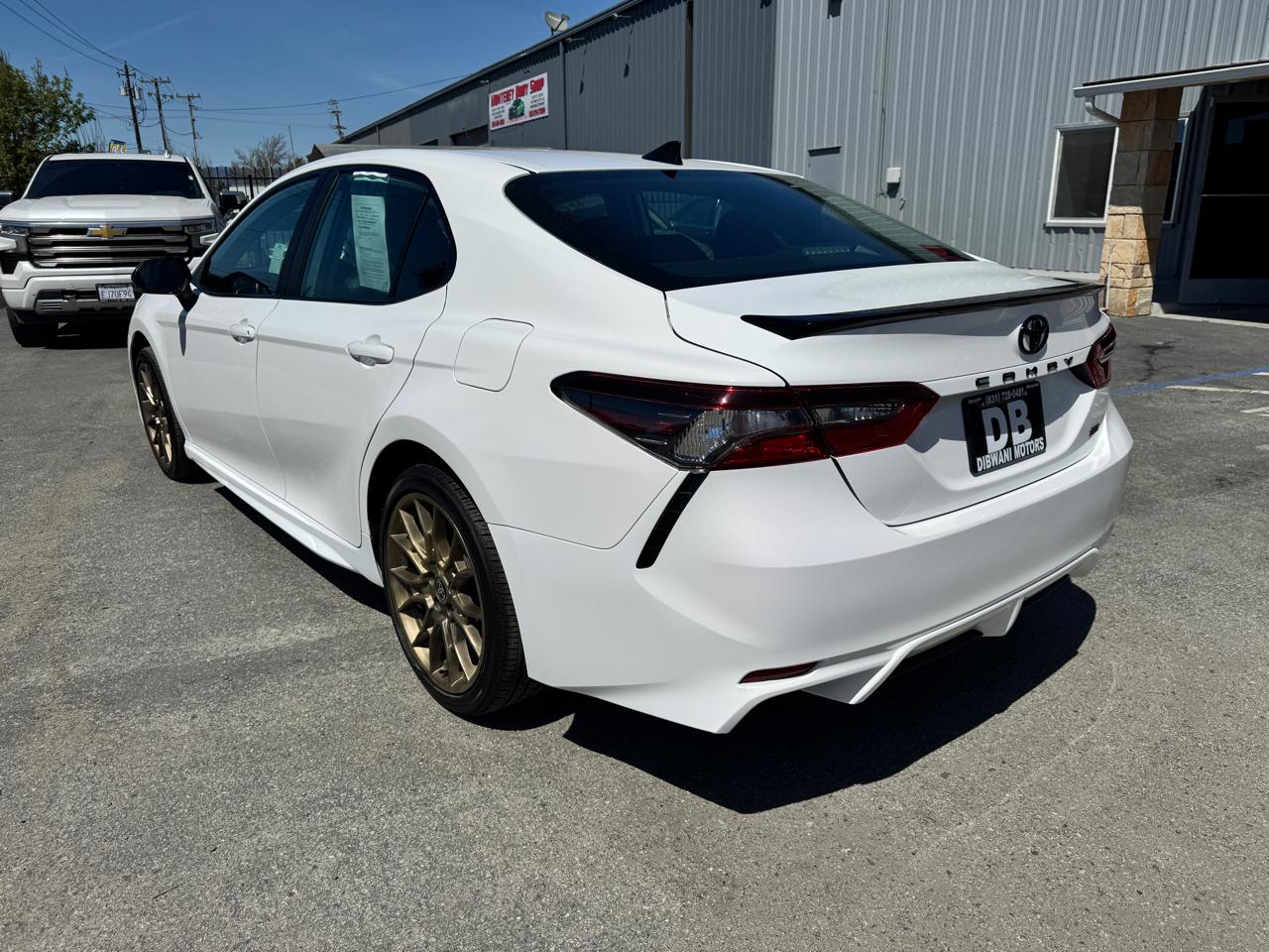 Toyota Camry SE Auto (Natl) 2024