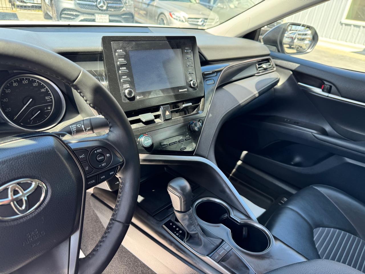 Toyota Camry SE Auto (Natl) 2024