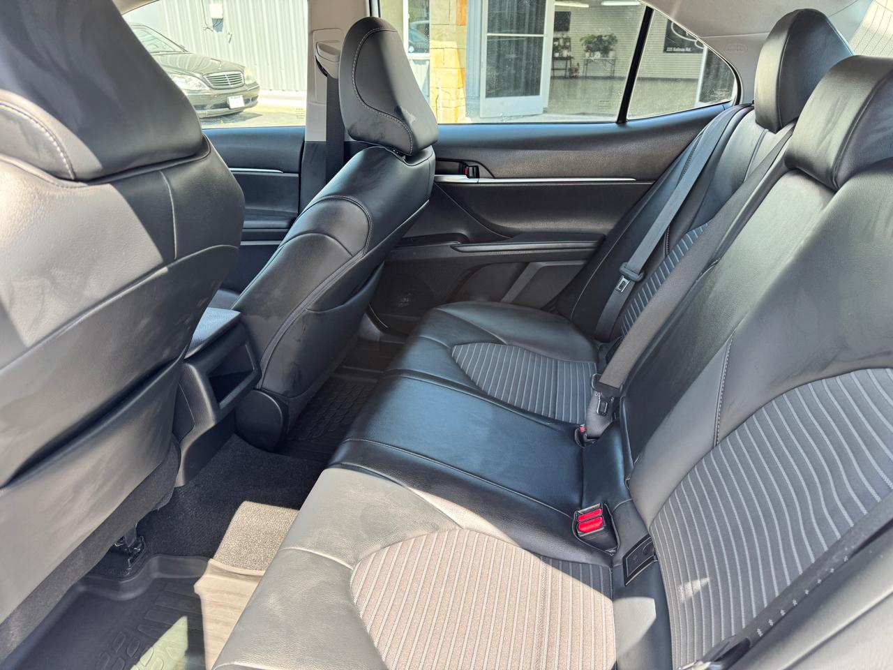 Toyota Camry SE Auto (Natl) 2024