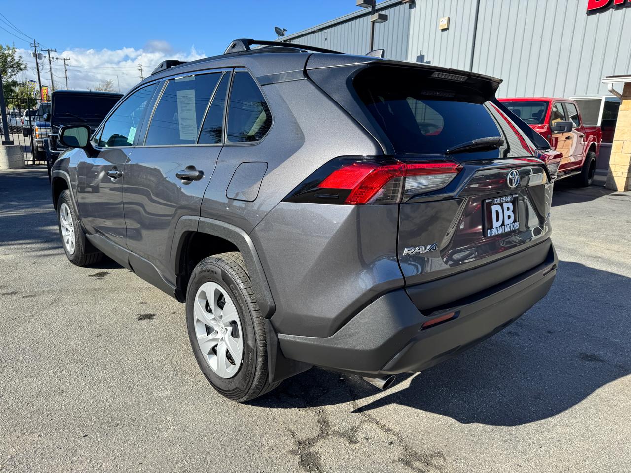 Toyota RAV4 LE FWD (Natl) 2020