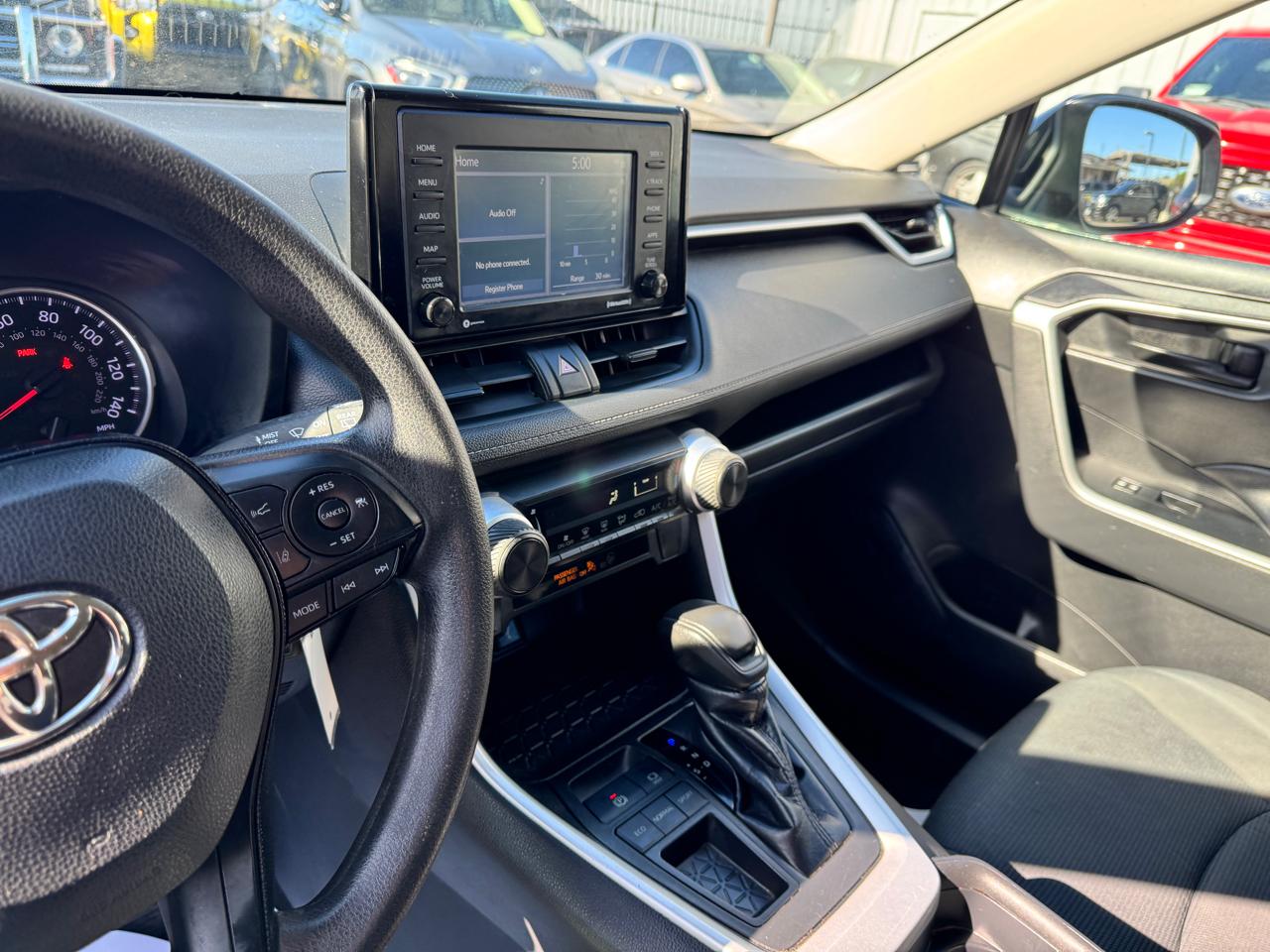 Toyota RAV4 LE FWD (Natl) 2020