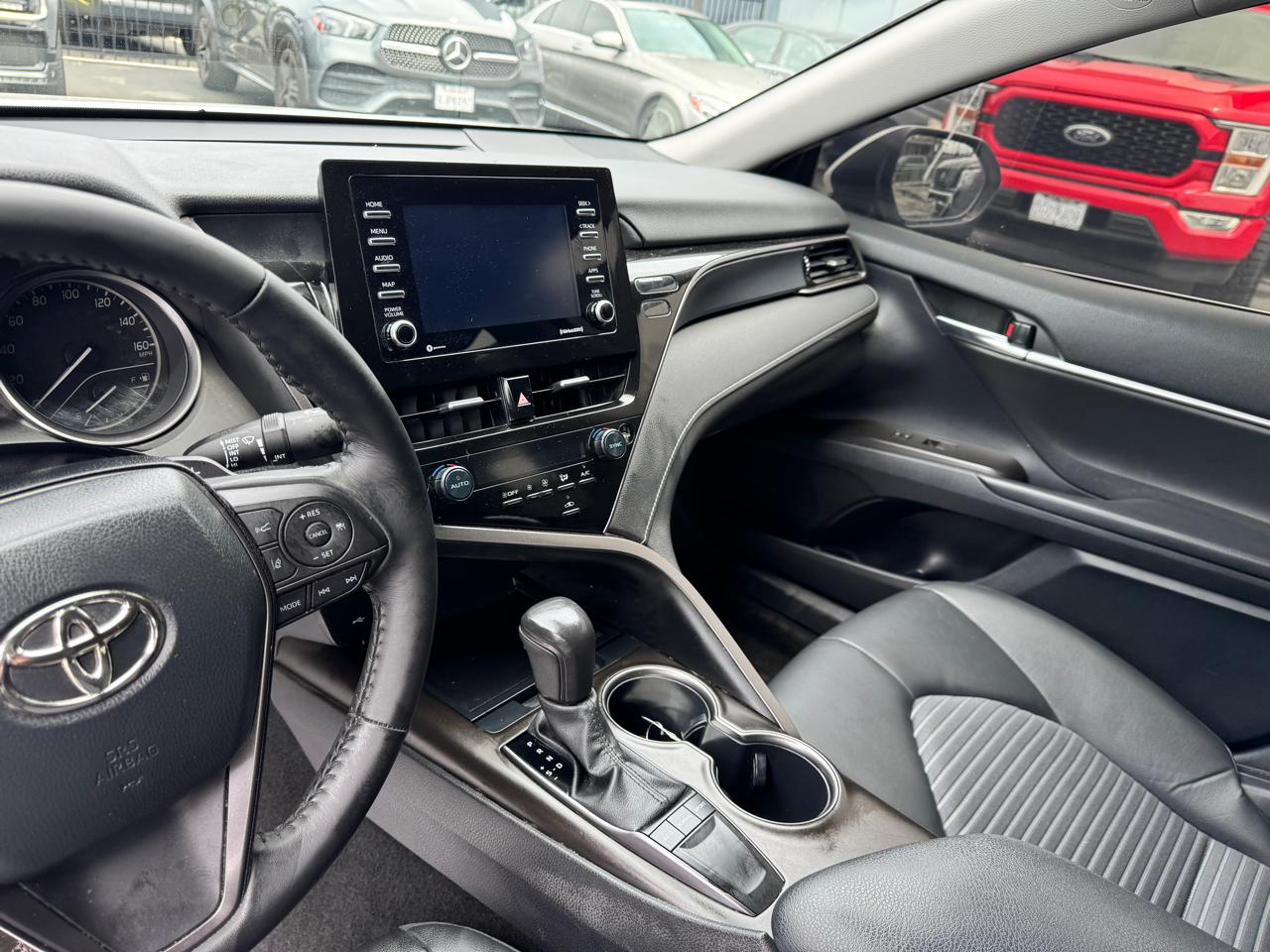 Toyota Camry SE Auto (Natl) 2023