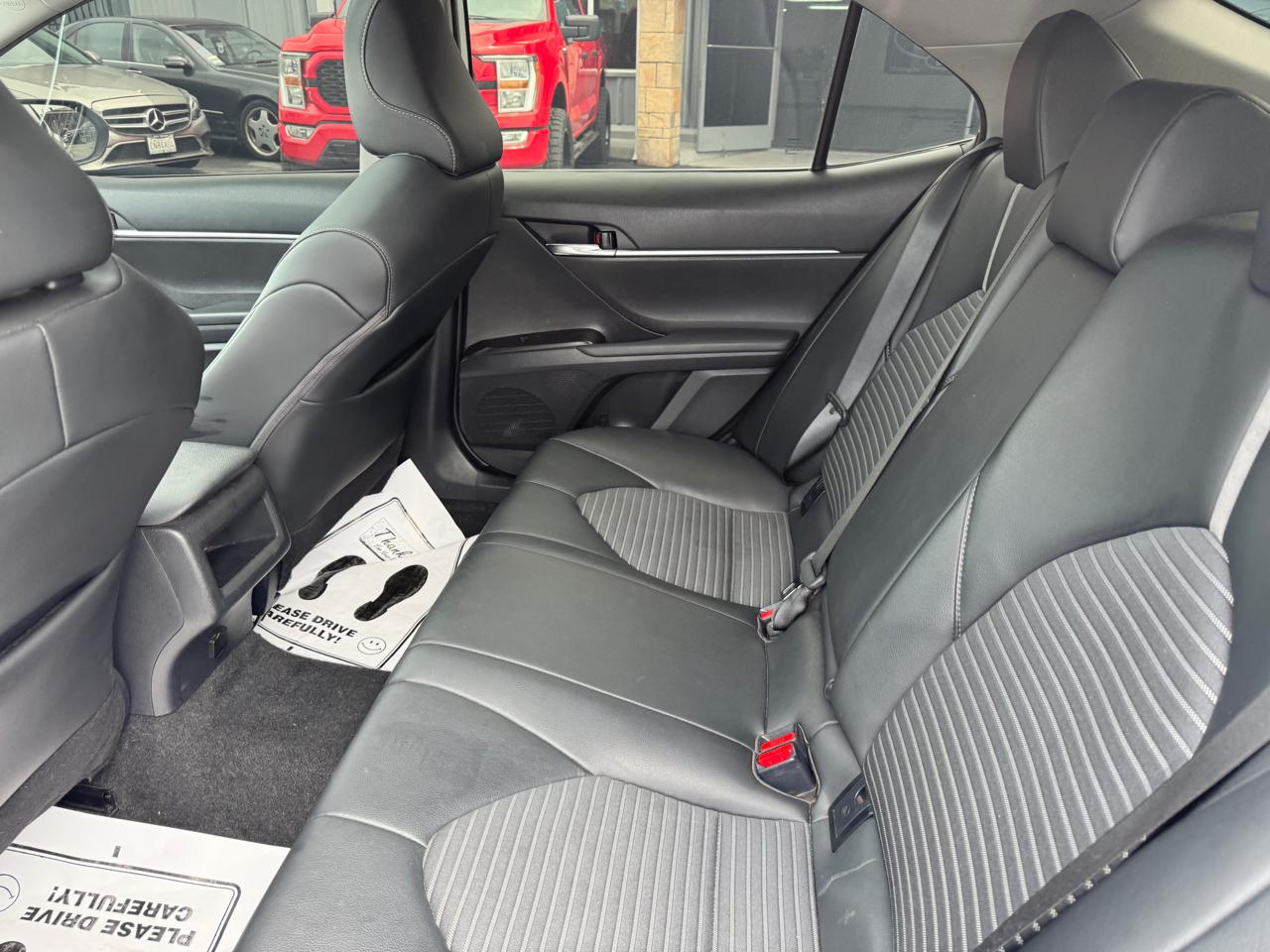 Toyota Camry SE Auto (Natl) 2023