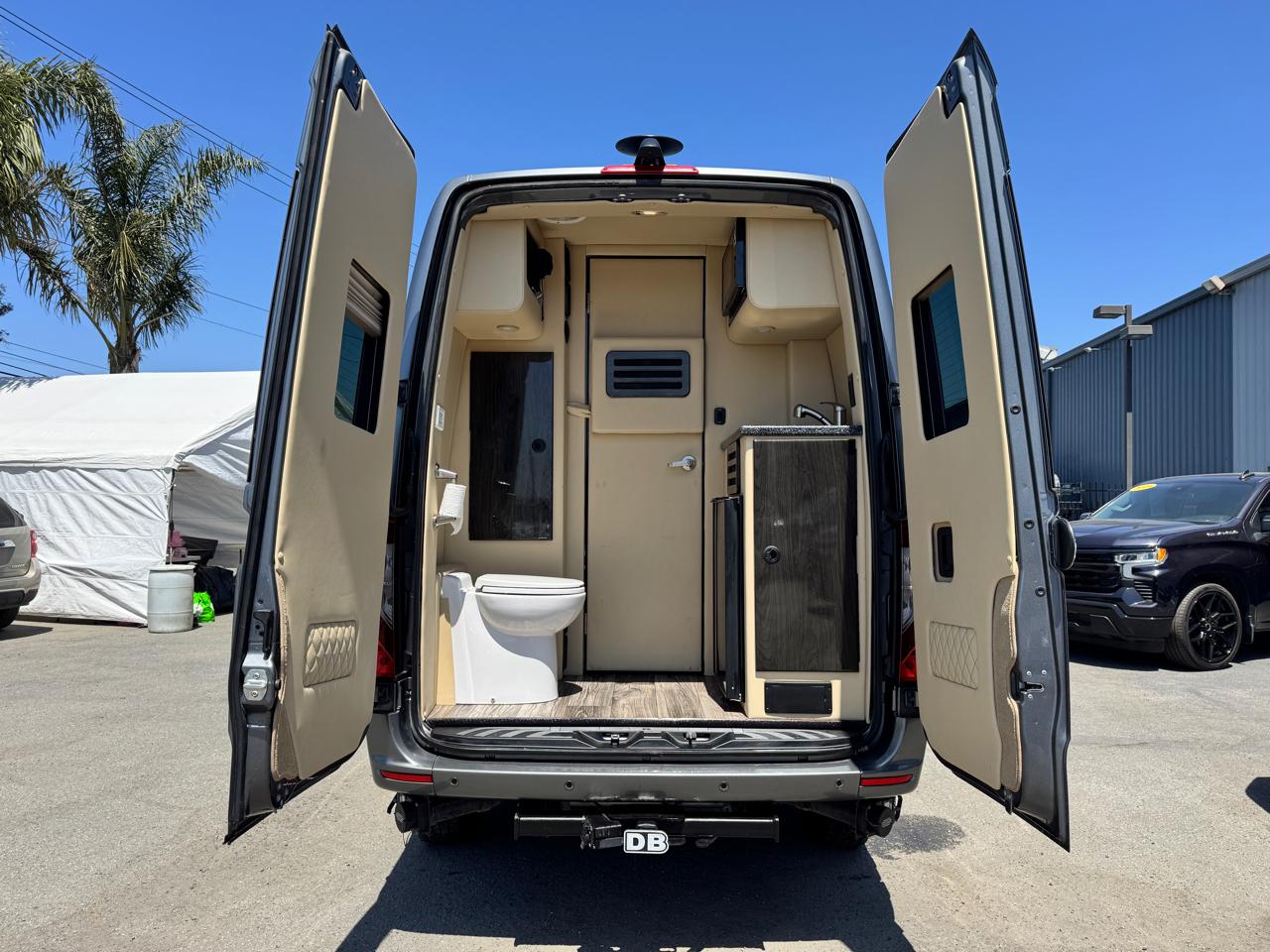 Mercedes-Benz Sprinter Cargo Van 2500 Standard Roof V6 144" 4WD 2020