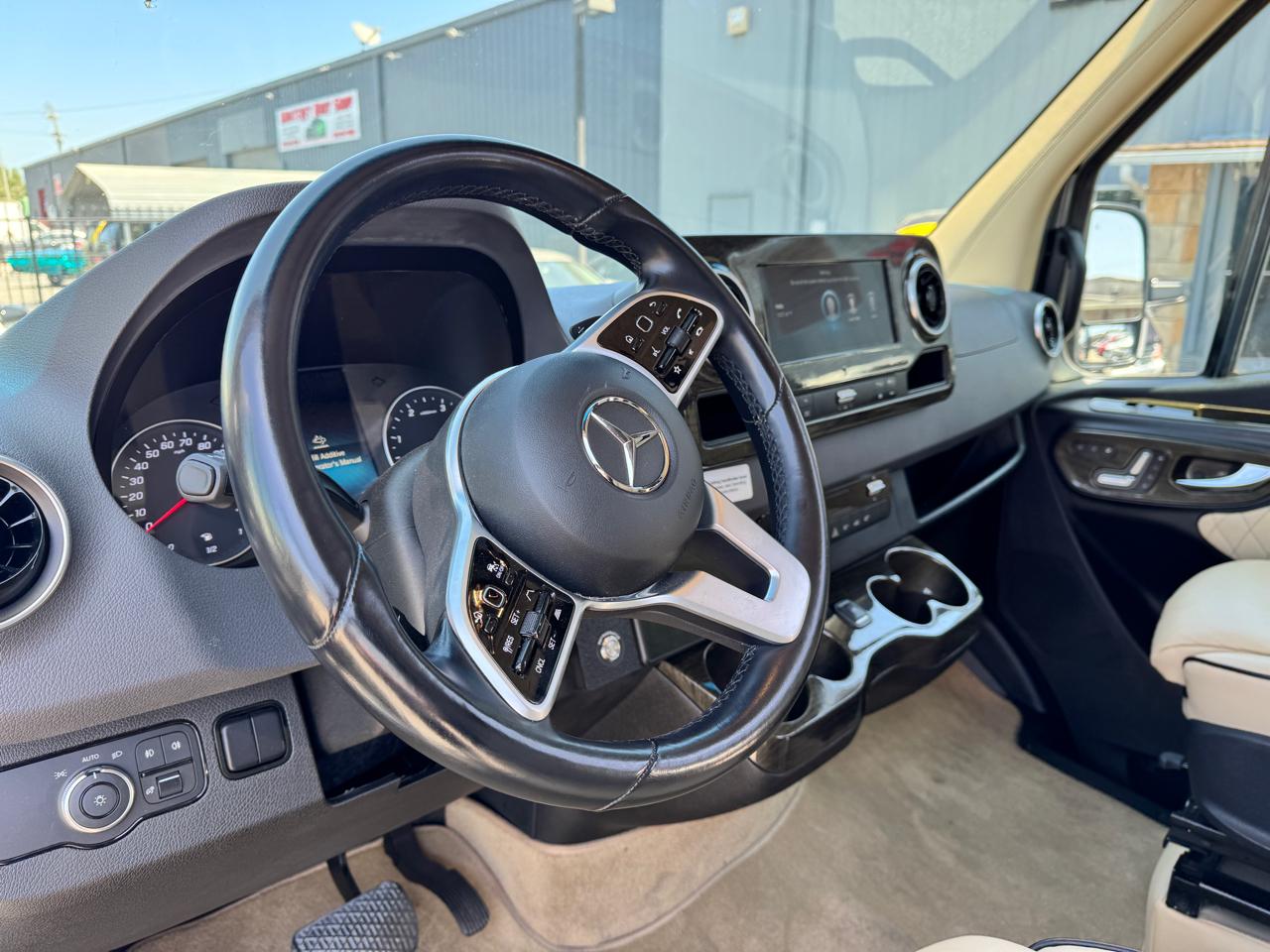 Mercedes-Benz Sprinter Cargo Van 2500 Standard Roof V6 144" 4WD 2020
