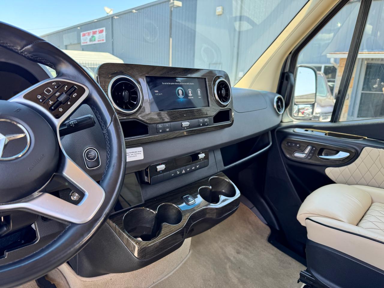 Mercedes-Benz Sprinter Cargo Van 2500 Standard Roof V6 144" 4WD 2020