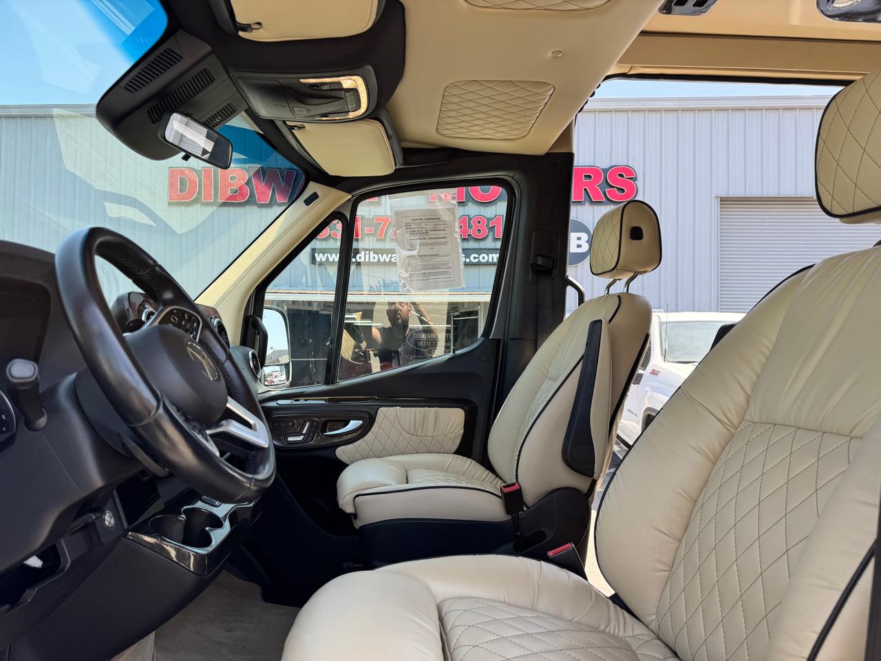 Mercedes-Benz Sprinter Cargo Van 2500 Standard Roof V6 144" 4WD 2020