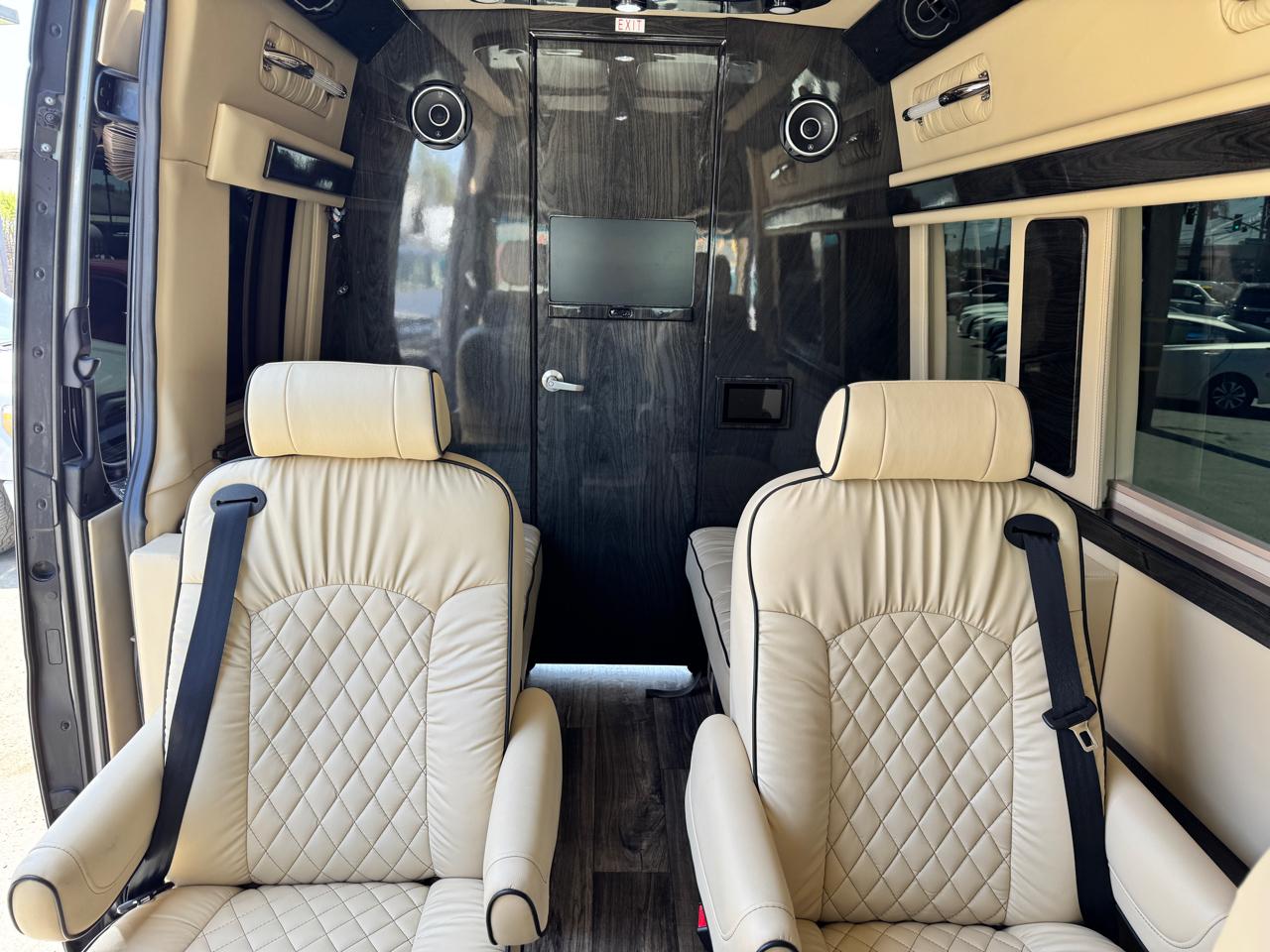Mercedes-Benz Sprinter Cargo Van 2500 Standard Roof V6 144" 4WD 2020