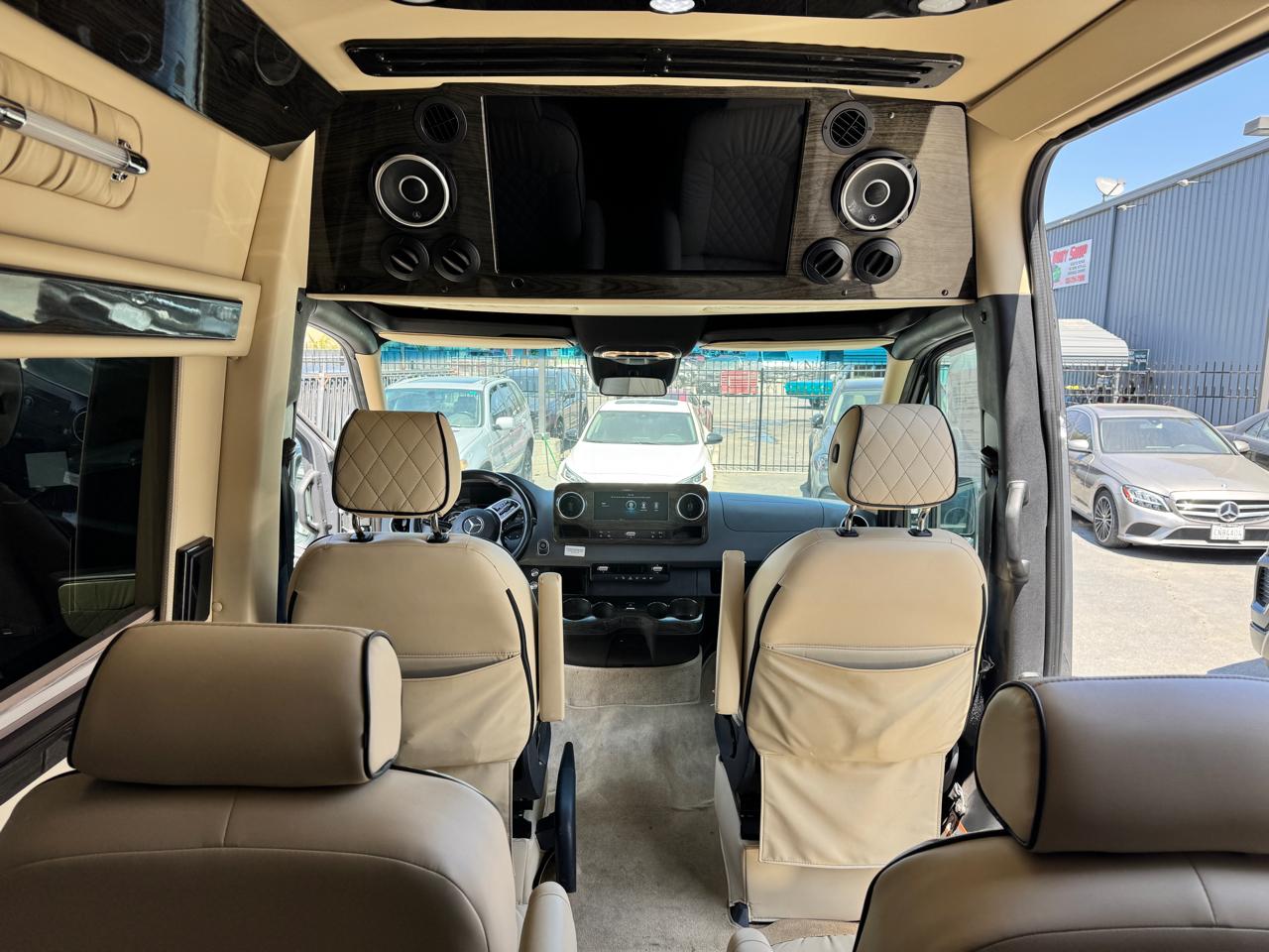 Mercedes-Benz Sprinter Cargo Van 2500 Standard Roof V6 144" 4WD 2020